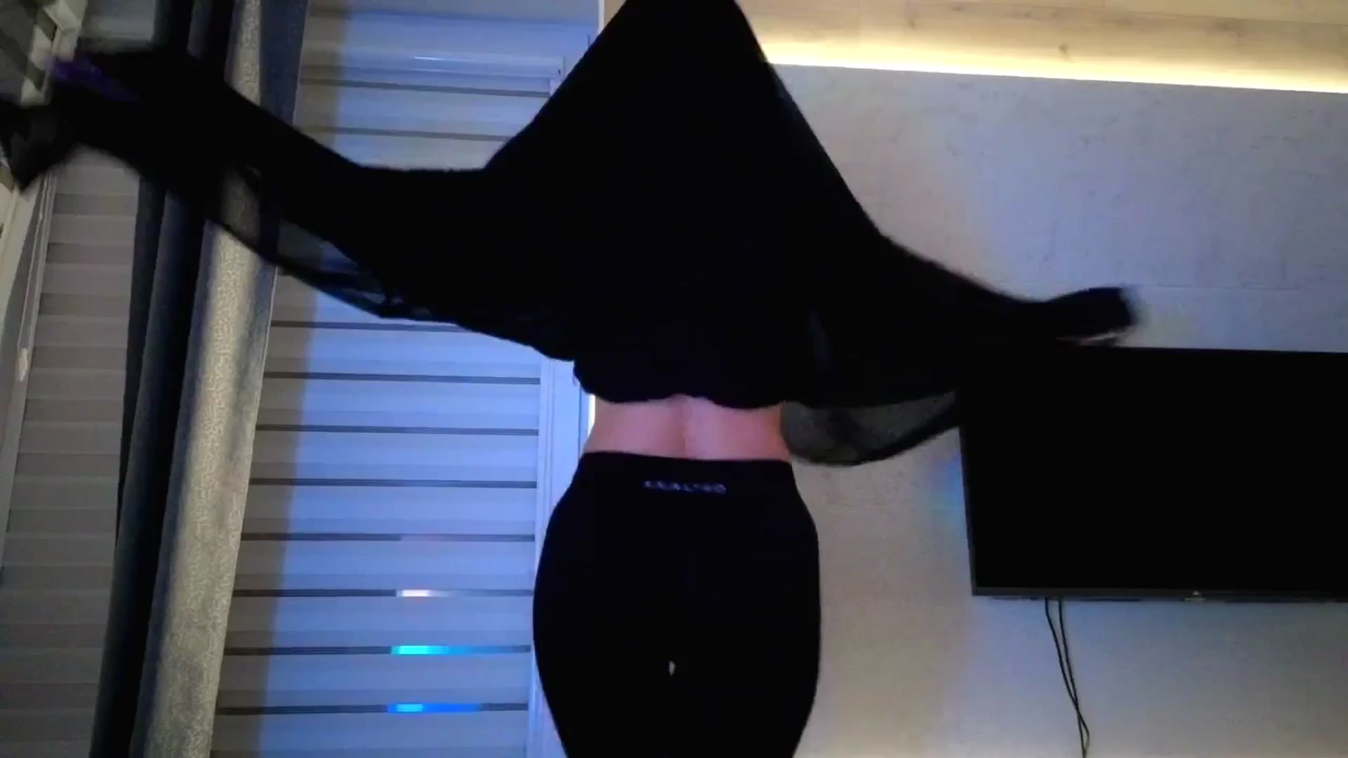 Gallery image thumbnail from Amber_Fry's myfreecams stream on, 03/29/2026, 18:39 image 18 of 20