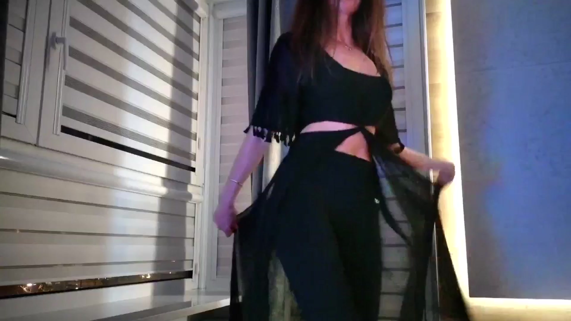 Gallery image thumbnail from Amber_Fry's myfreecams stream on, 03/29/2026, 18:39 image 8 of 20