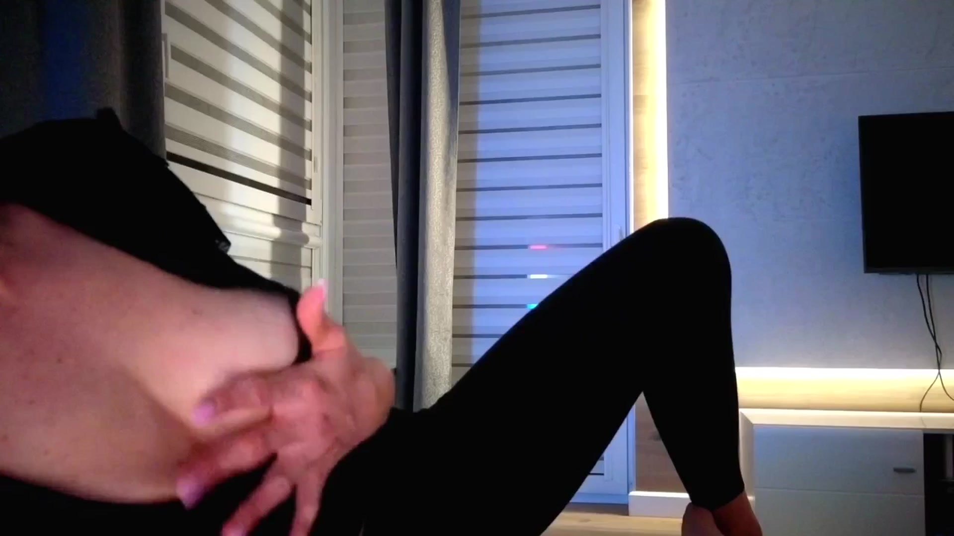 Gallery image thumbnail from Amber_Fry's myfreecams stream on, 03/29/2026, 21:03 image 6 of 20