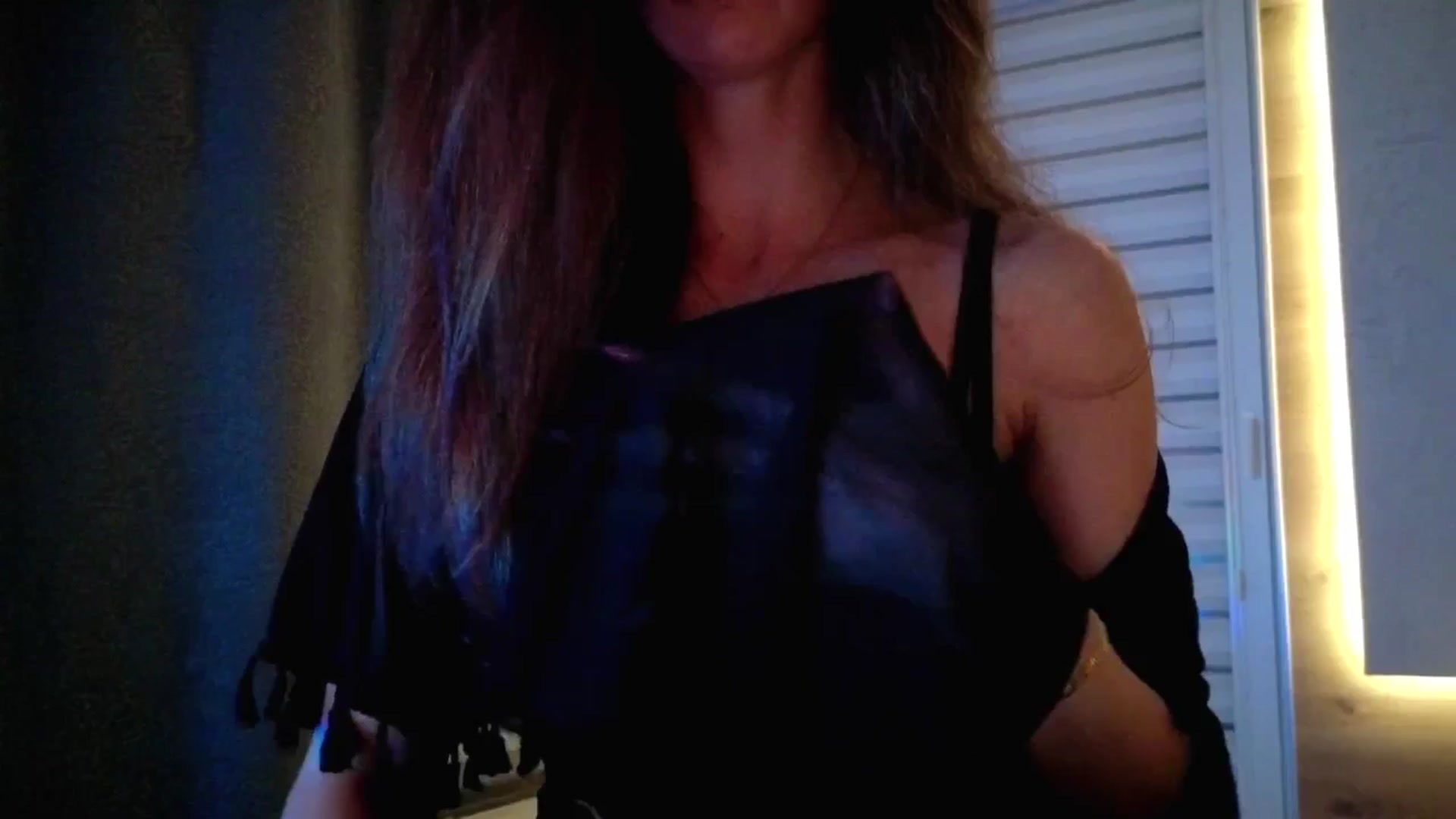 Gallery image thumbnail from Amber_Fry's myfreecams stream on, 03/29/2026, 21:03 image 12 of 20