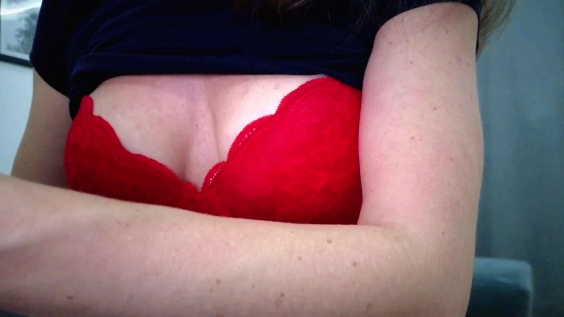 Gallery image thumbnail from Amber_Fry's myfreecams stream on, 04/05/2026, 19:02 image 12 of 20