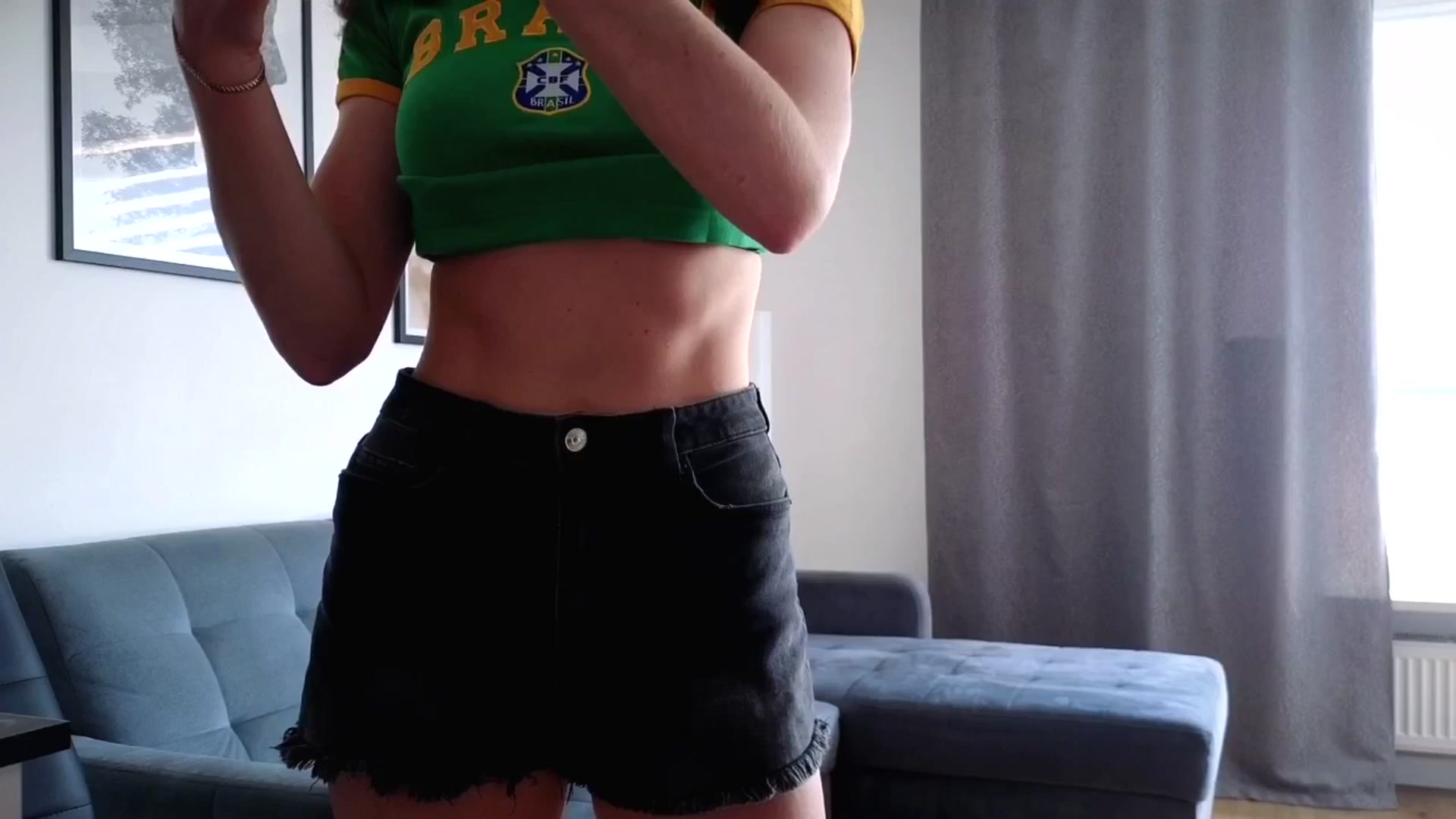 Gallery image thumbnail from Amber_Fry's myfreecams stream on, 04/12/2026, 11:49 image 9 of 20