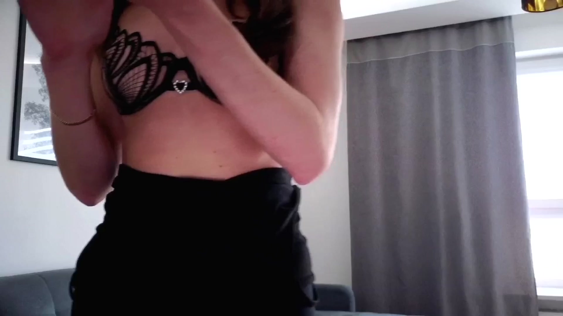 Gallery image thumbnail from Amber_Fry's myfreecams stream on, 04/14/2026, 15:47 image 13 of 20
