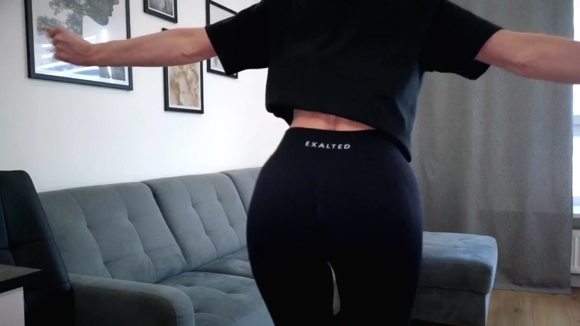 Gallery image thumbnail from Amber_Fry's myfreecams stream on, 04/17/2026, 18:34 image 12 of 20