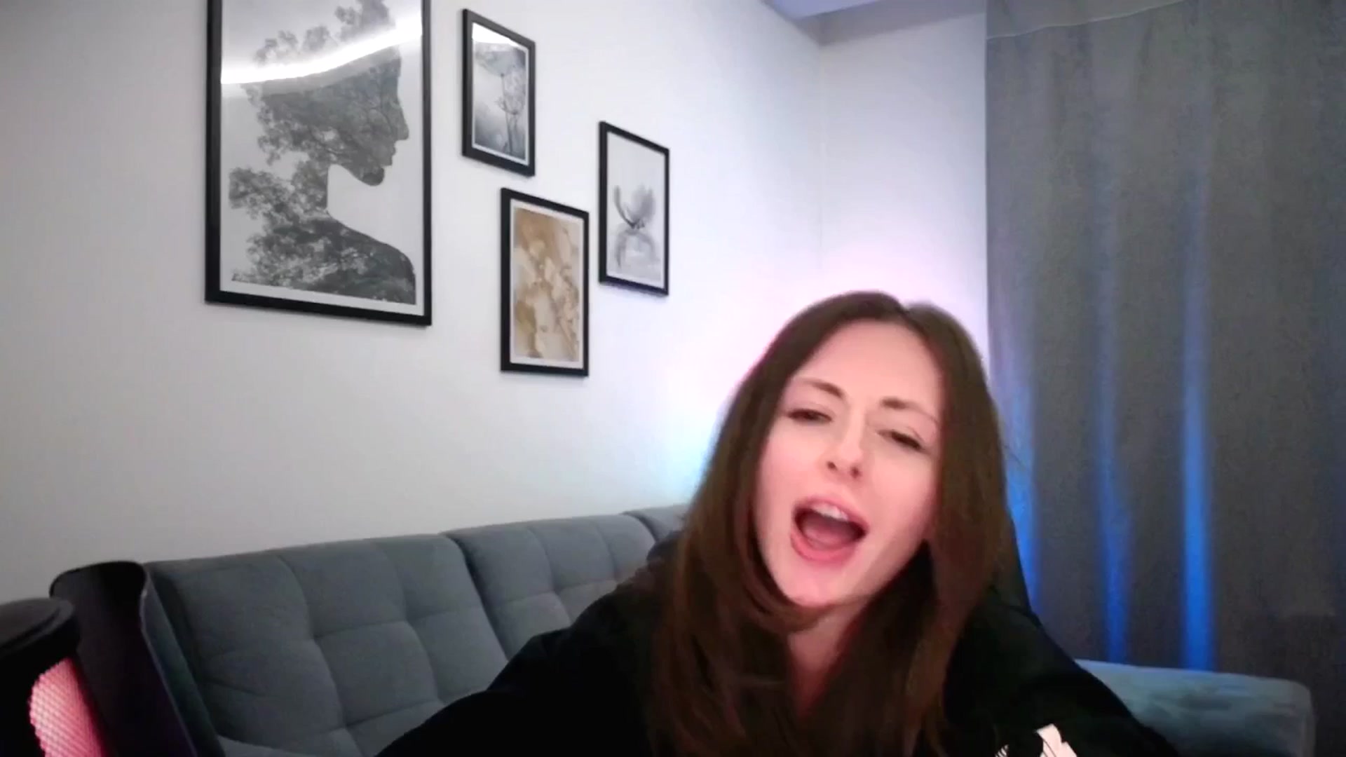 Gallery image thumbnail from Amber_Fry's myfreecams stream on, 04/19/2026, 21:07 image 9 of 20