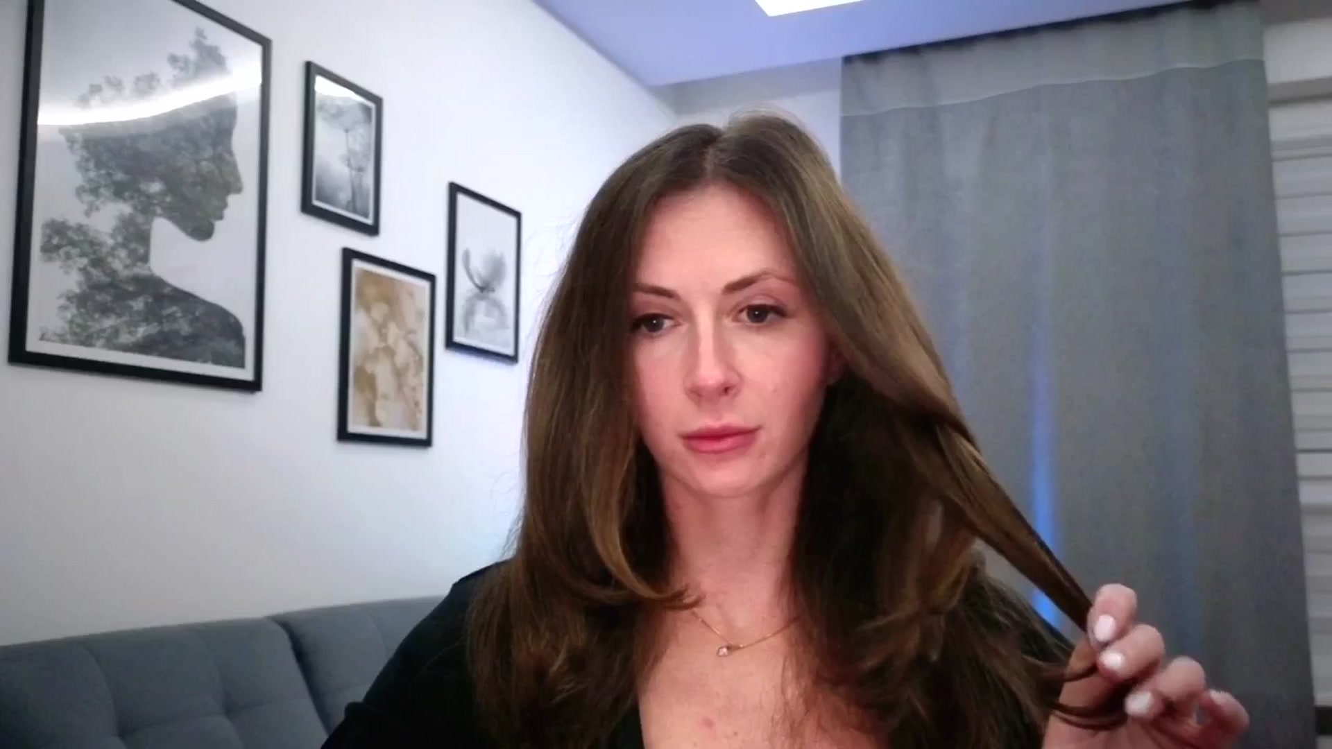 Gallery image thumbnail from Amber_Fry's myfreecams stream on, 04/19/2026, 21:07 image 18 of 20