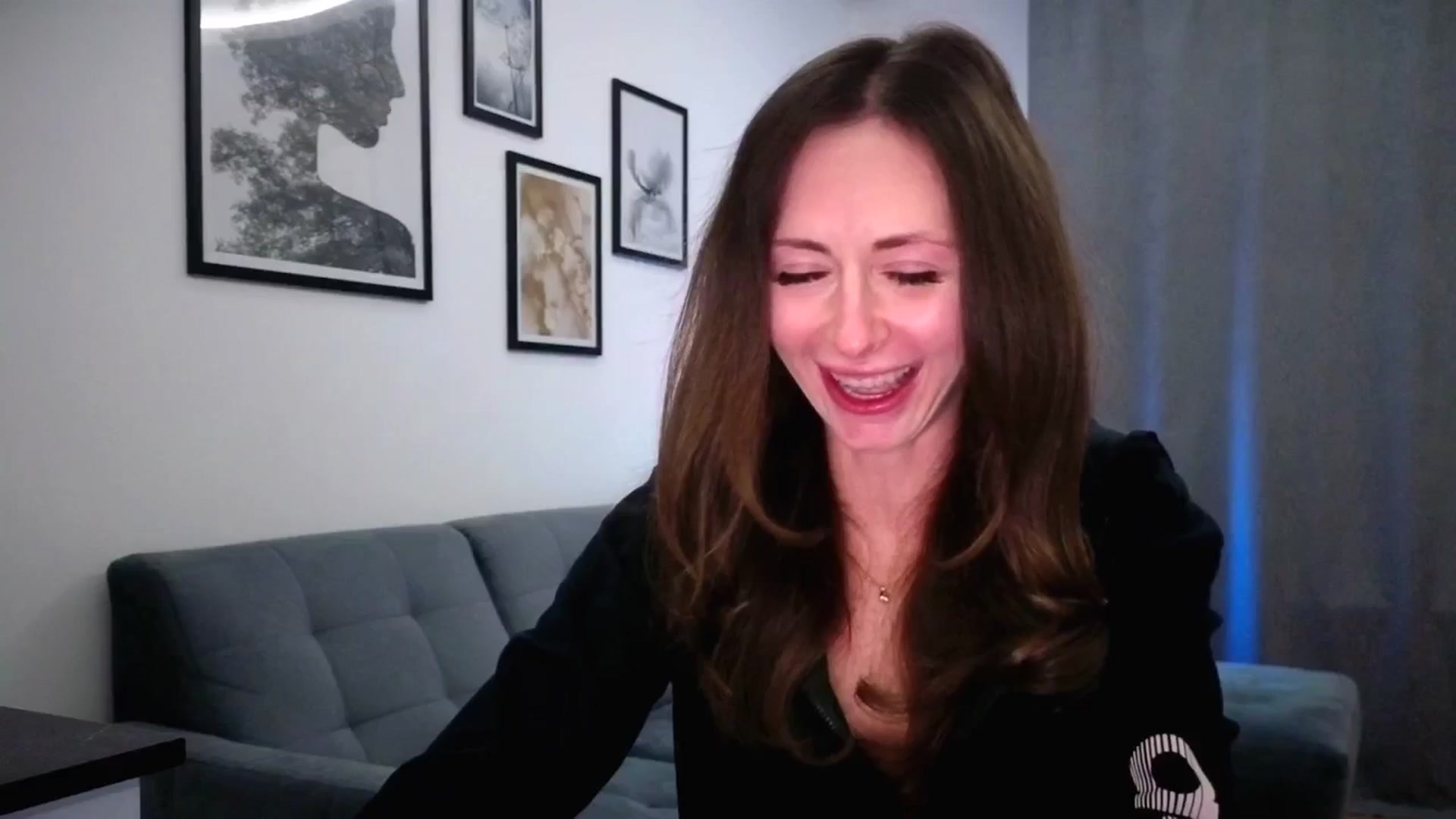 Gallery image thumbnail from Amber_Fry's myfreecams stream on, 04/19/2026, 21:07 image 5 of 20