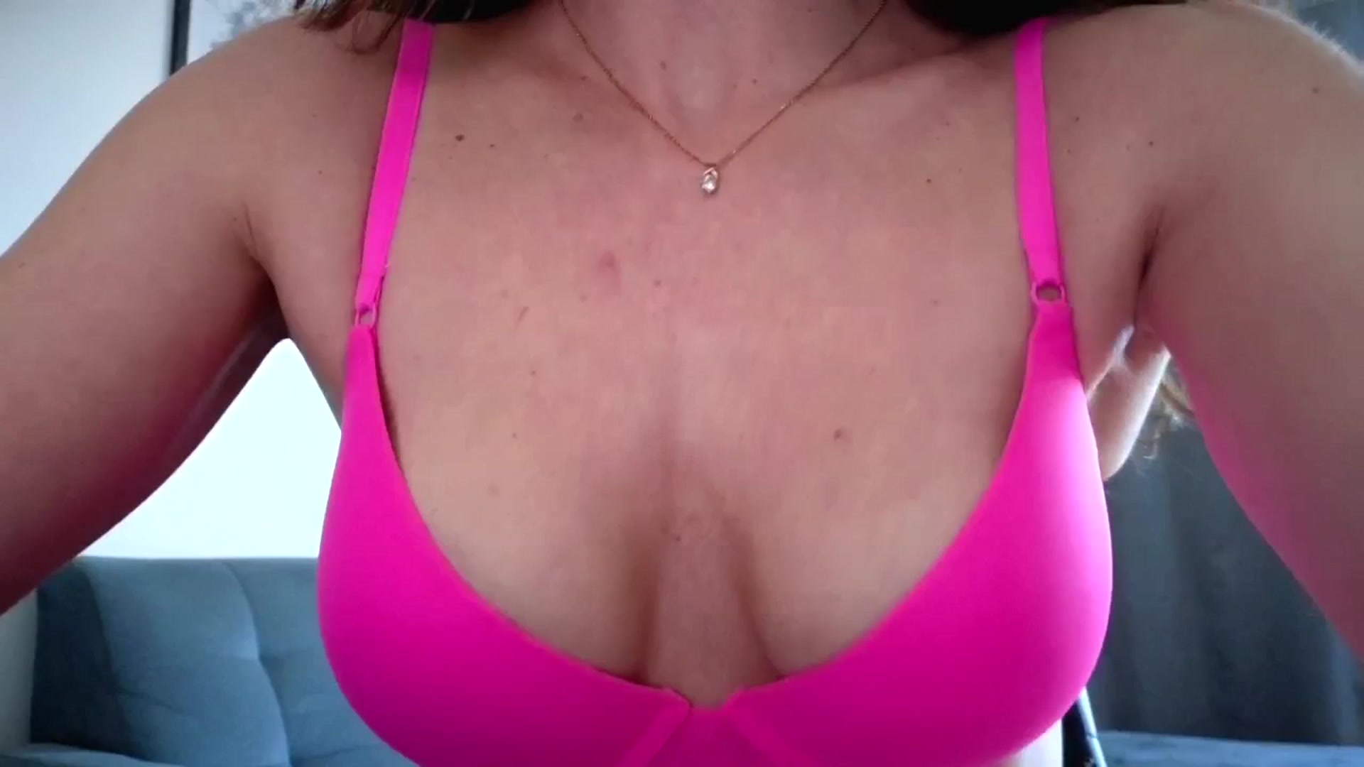 Gallery image thumbnail from Amber_Fry's myfreecams stream on, 05/01/2026, 16:17 image 11 of 20