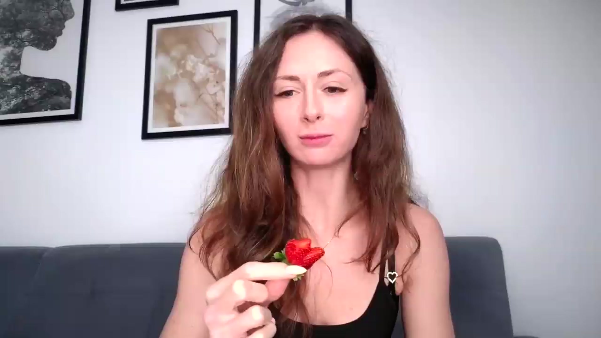 Gallery image thumbnail from Amber_Fry's myfreecams stream on, 05/13/2026, 13:48 image 10 of 20