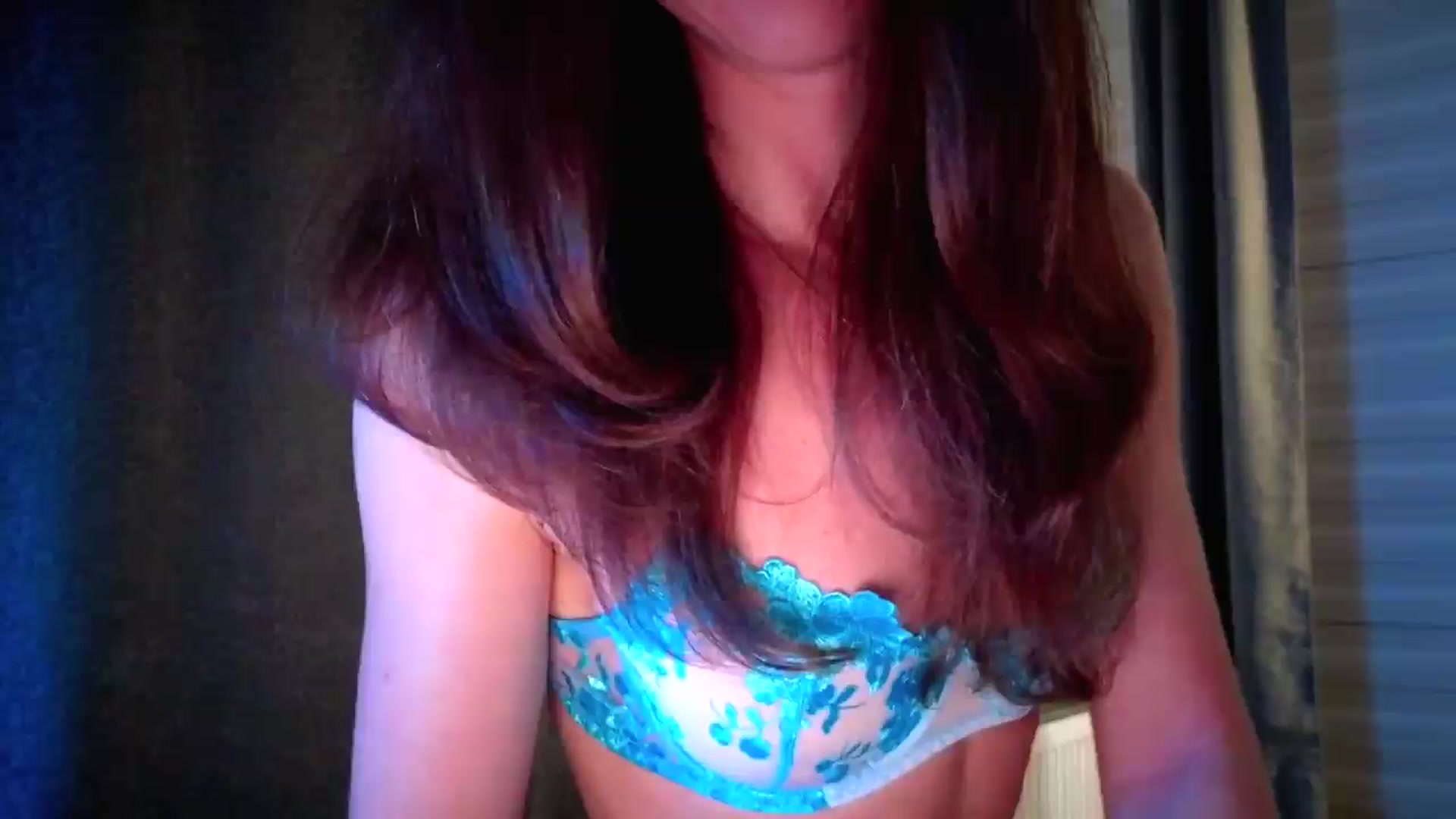 Gallery image thumbnail from Amber_Fry's myfreecams stream on, 06/10/2026, 22:39 image 9 of 20