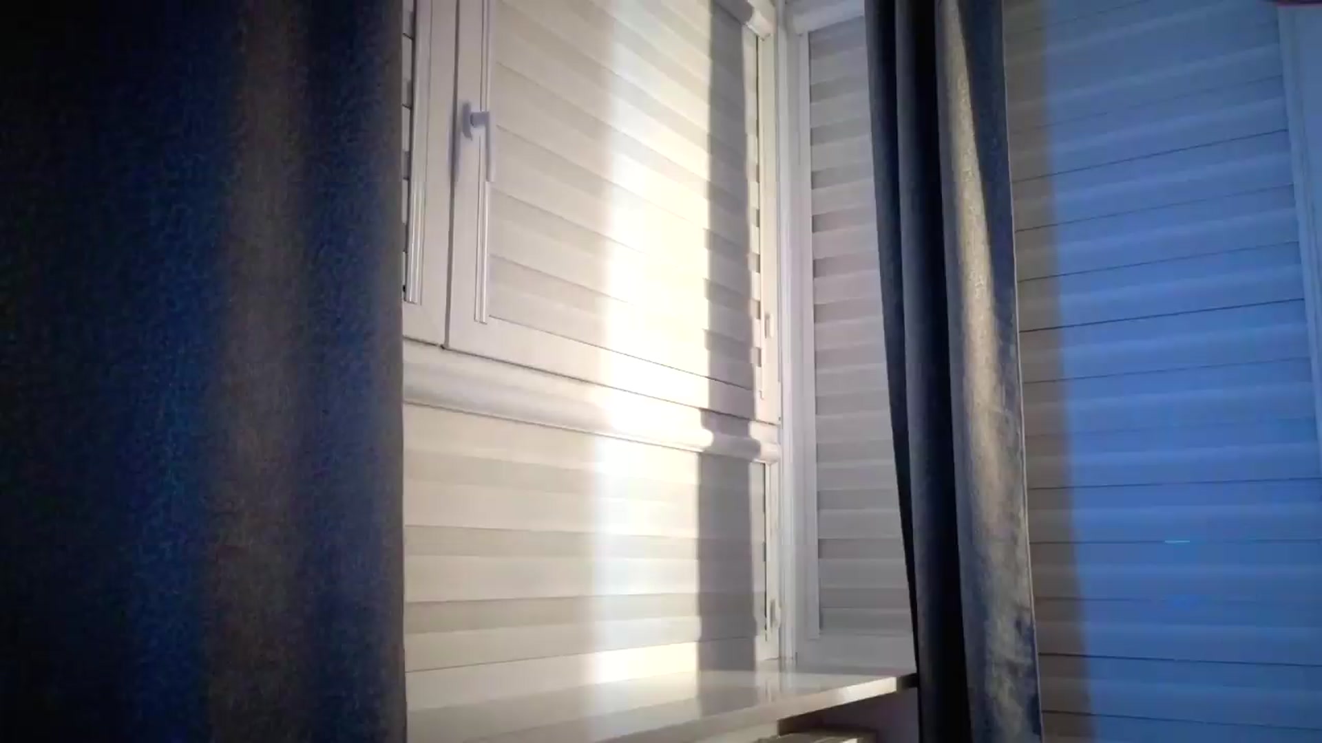 Gallery image thumbnail from Amber_Fry's myfreecams stream on, 06/10/2026, 23:13 image 13 of 20