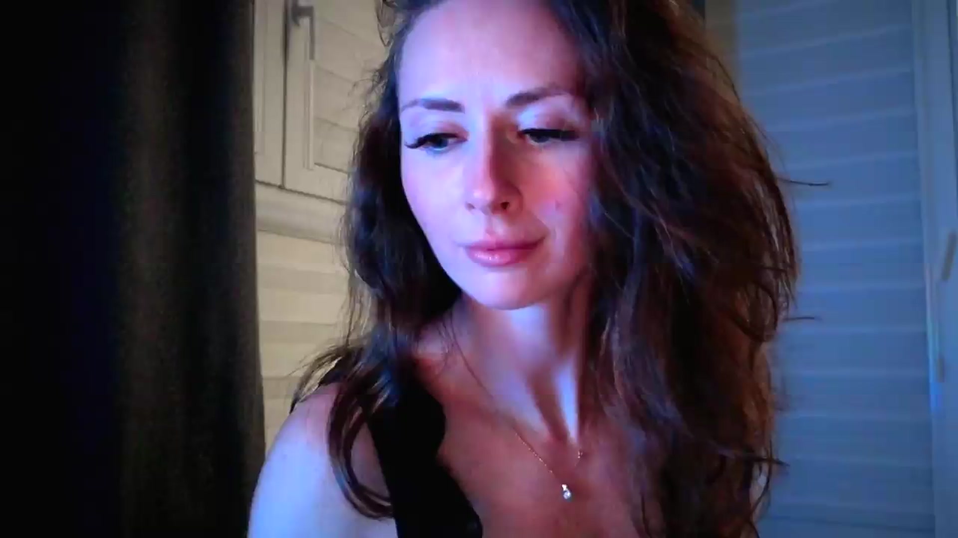 Gallery image thumbnail from Amber_Fry's myfreecams stream on, 06/12/2026, 23:48 image 13 of 20