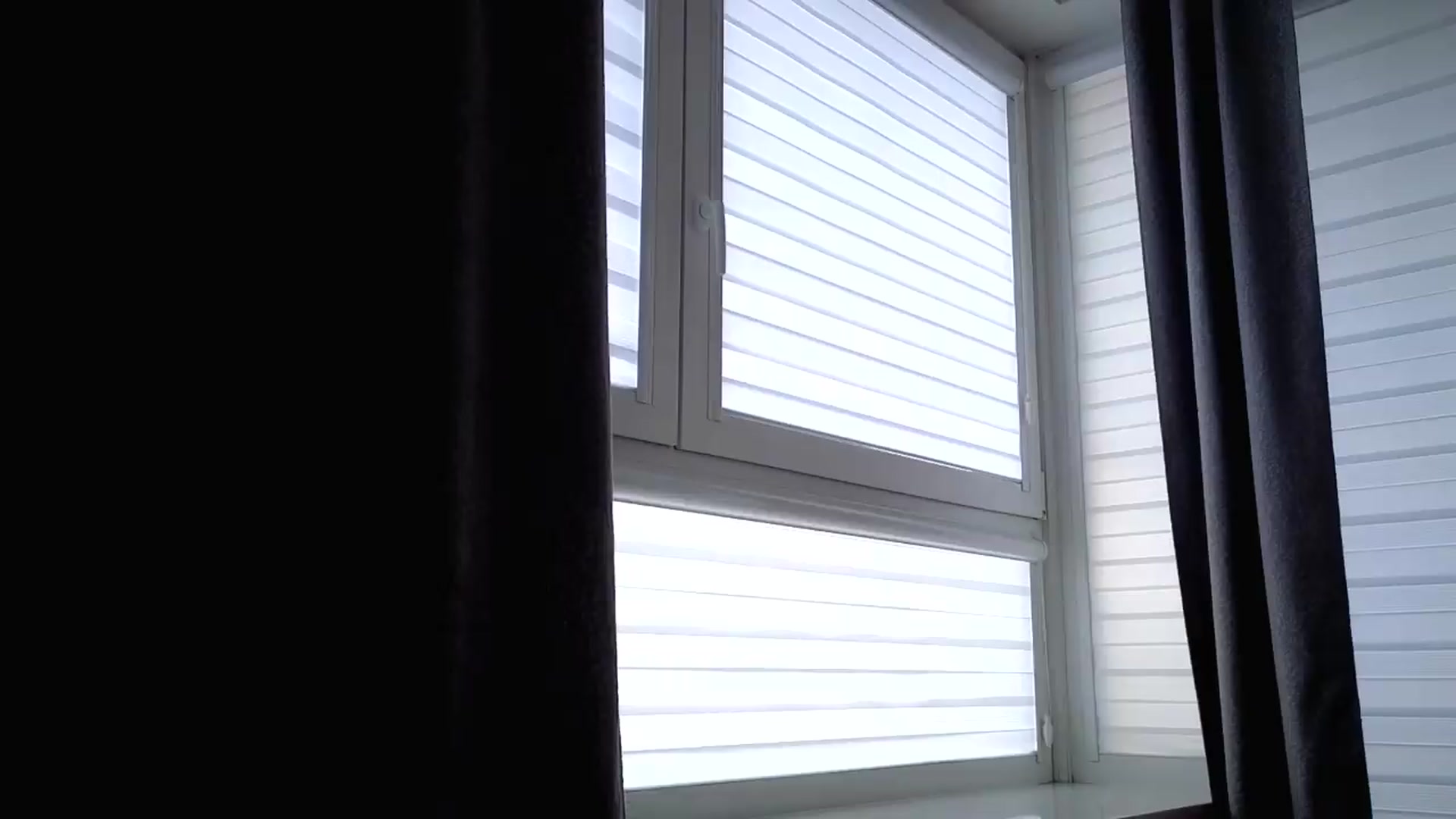 Gallery image thumbnail from Amber_Fry's myfreecams stream on, 07/11/2026, 18:14 image 9 of 20