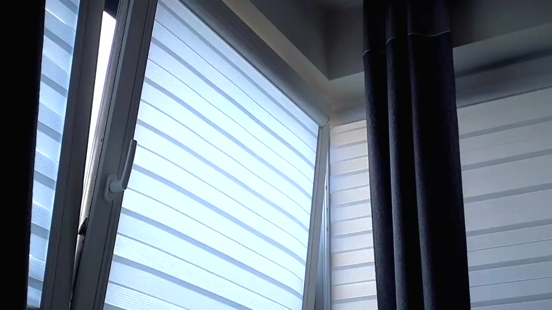 Gallery image thumbnail from Amber_Fry's myfreecams stream on, 07/14/2026, 16:53 image 6 of 20