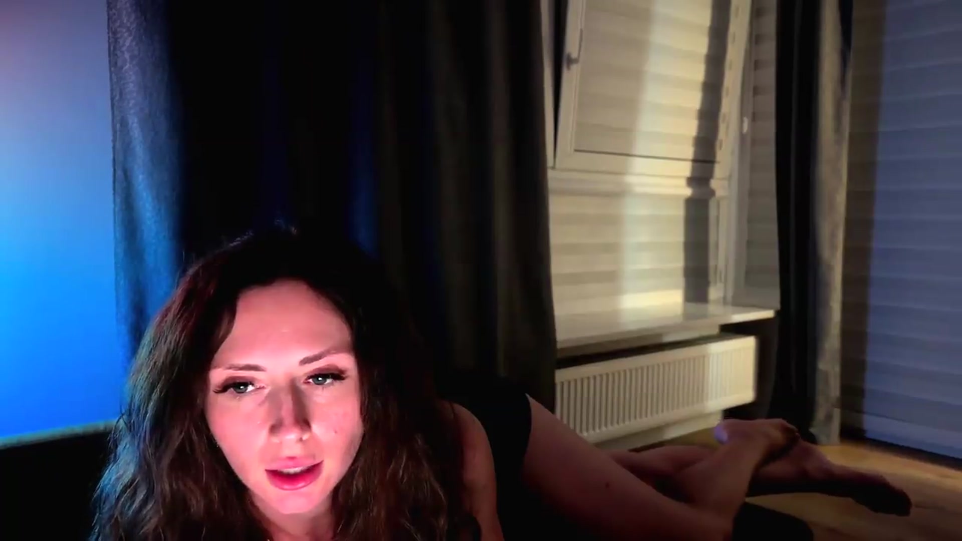 Gallery image thumbnail from Amber_Fry's myfreecams stream on, 07/20/2026, 21:59 image 6 of 20