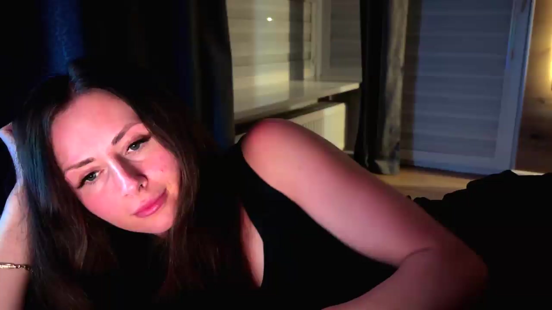 Gallery image thumbnail from Amber_Fry's myfreecams stream on, 07/29/2026, 22:21 image 1 of 20