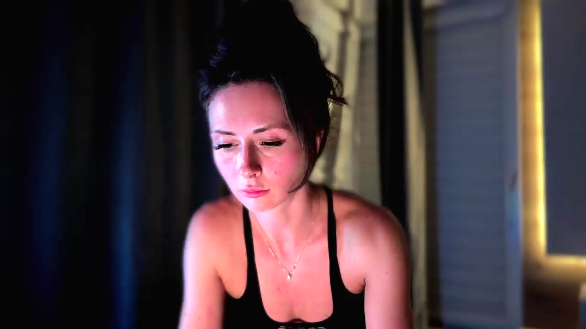 Gallery image thumbnail from Amber_Fry's myfreecams stream on, 07/30/2026, 20:48 image 12 of 20