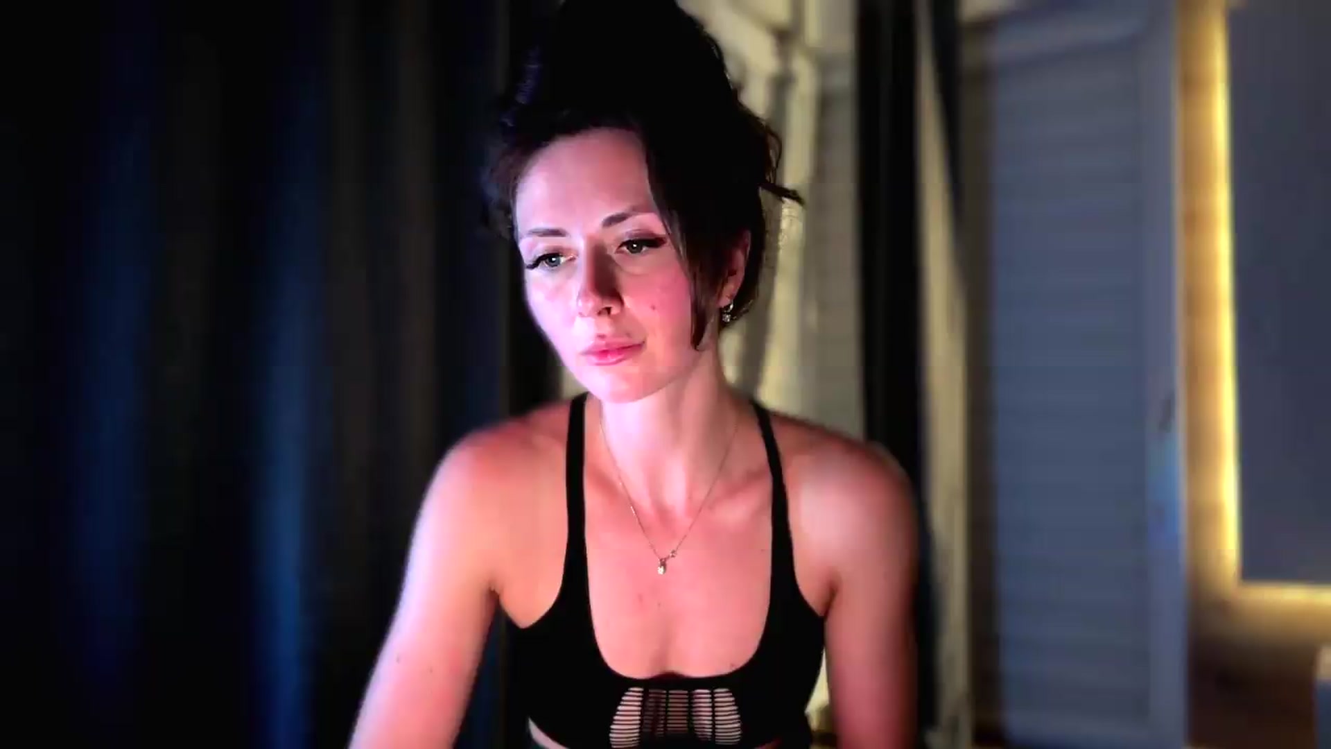 Gallery image thumbnail from Amber_Fry's myfreecams stream on, 07/30/2026, 20:48 image 17 of 20