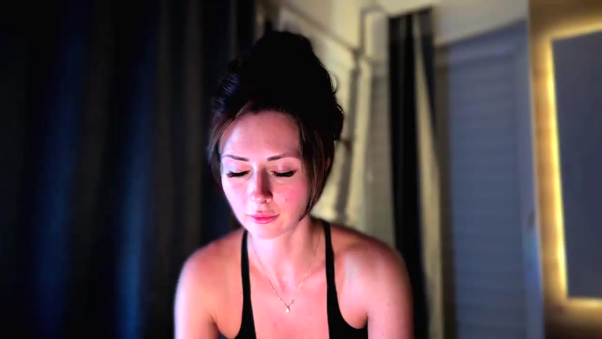 Gallery image thumbnail from Amber_Fry's myfreecams stream on, 07/30/2026, 22:23 image 6 of 20
