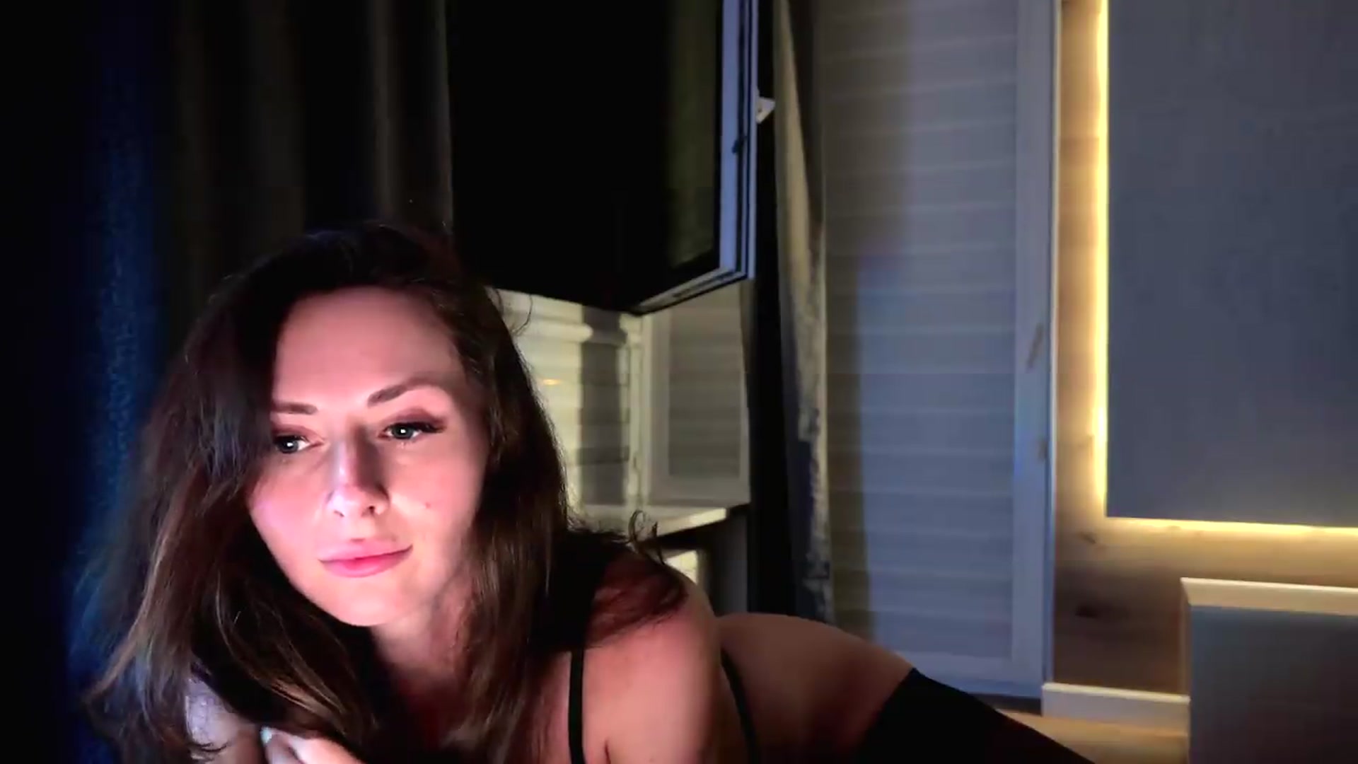Gallery image thumbnail from Amber_Fry's myfreecams stream on, 08/03/2026, 21:49 image 4 of 20