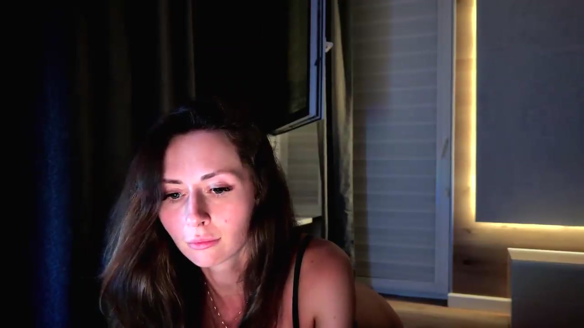 Gallery image thumbnail from Amber_Fry's myfreecams stream on, 08/03/2026, 21:49 image 2 of 20