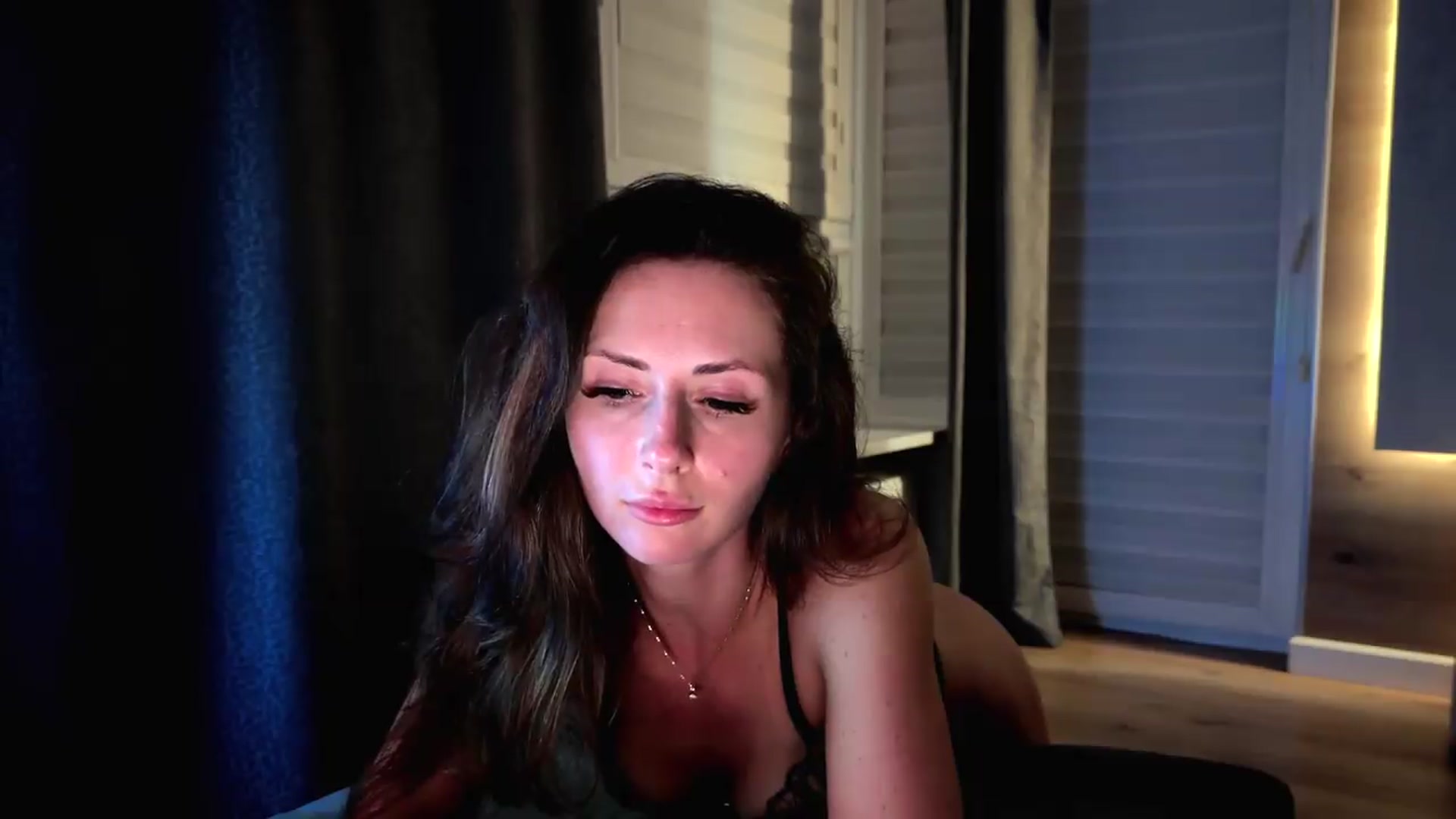 Gallery image thumbnail from Amber_Fry's myfreecams stream on, 08/03/2026, 22:36 image 8 of 20