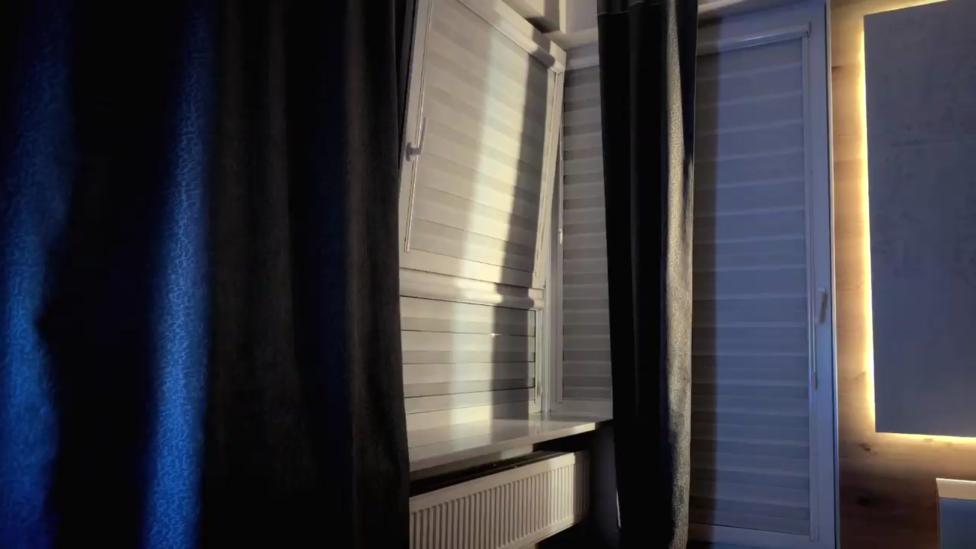 Gallery image thumbnail from Amber_Fry's myfreecams stream on, 08/04/2026, 23:05 image 9 of 20