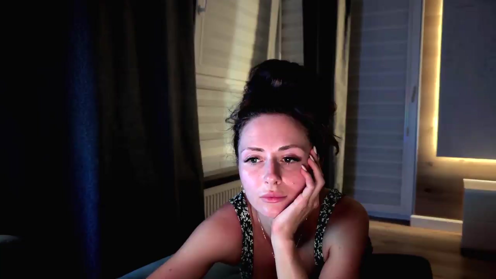 Gallery image thumbnail from Amber_Fry's myfreecams stream on, 08/04/2026, 23:05 image 8 of 20