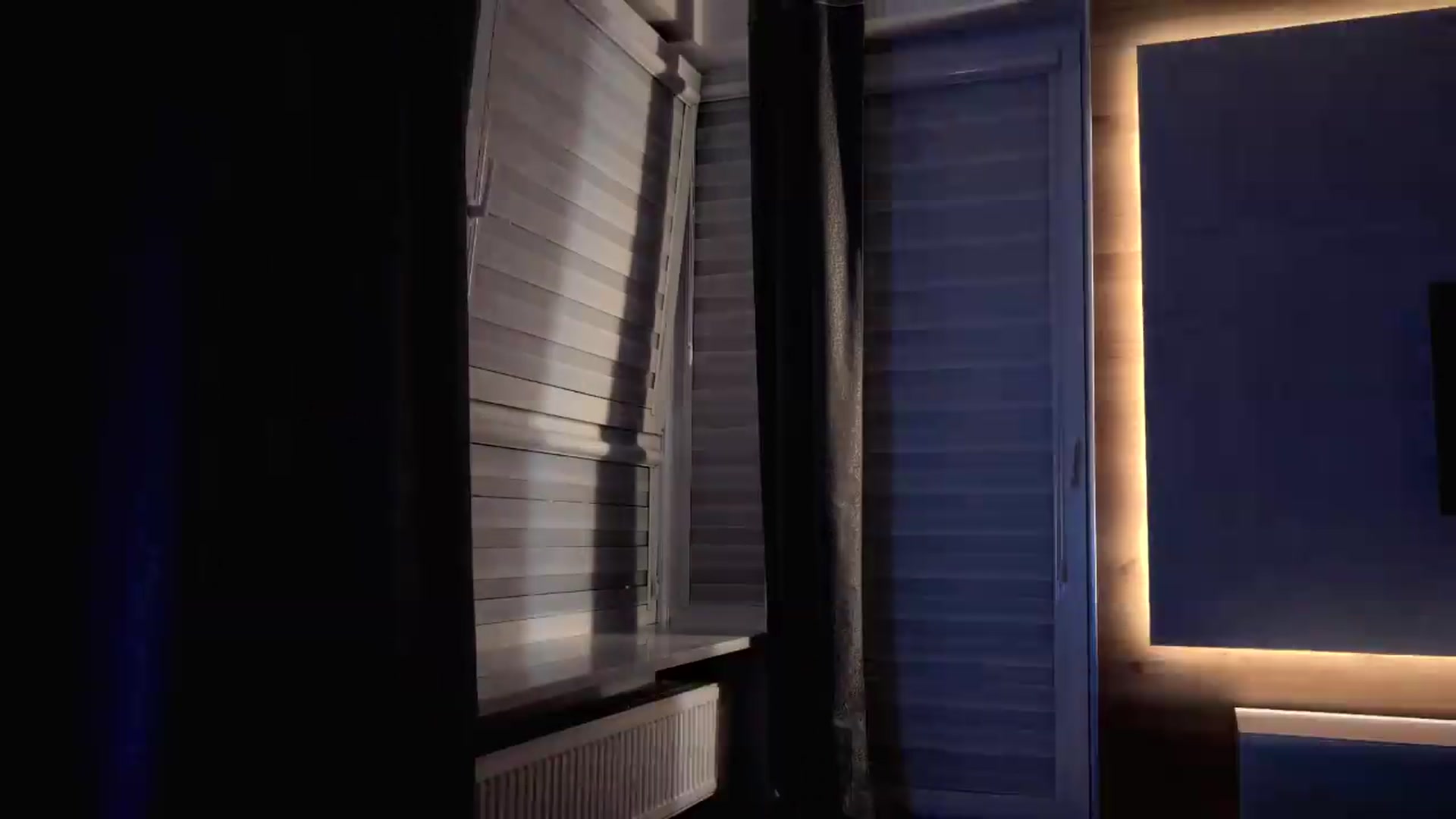 Gallery image thumbnail from Amber_Fry's myfreecams stream on, 08/11/2026, 19:20 image 15 of 20
