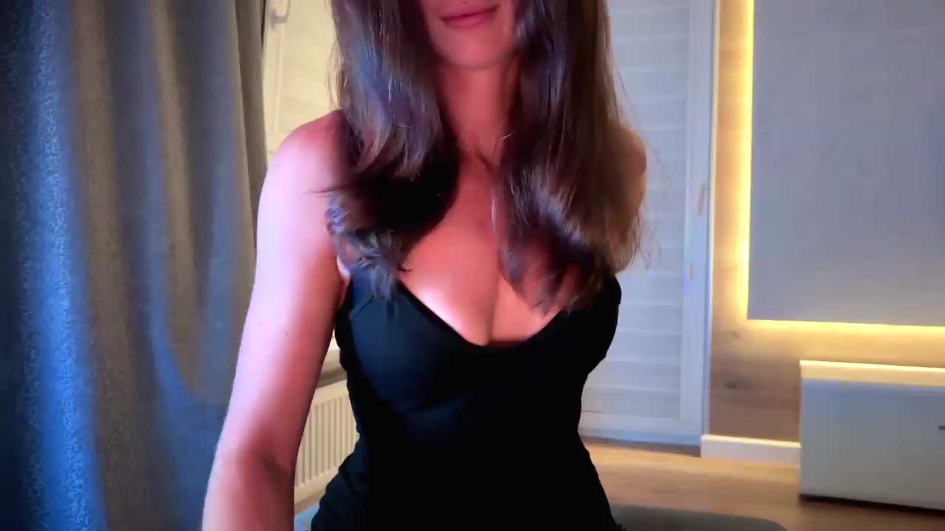Gallery image thumbnail from Amber_Fry's myfreecams stream on, 08/12/2026, 23:48 image 1 of 20