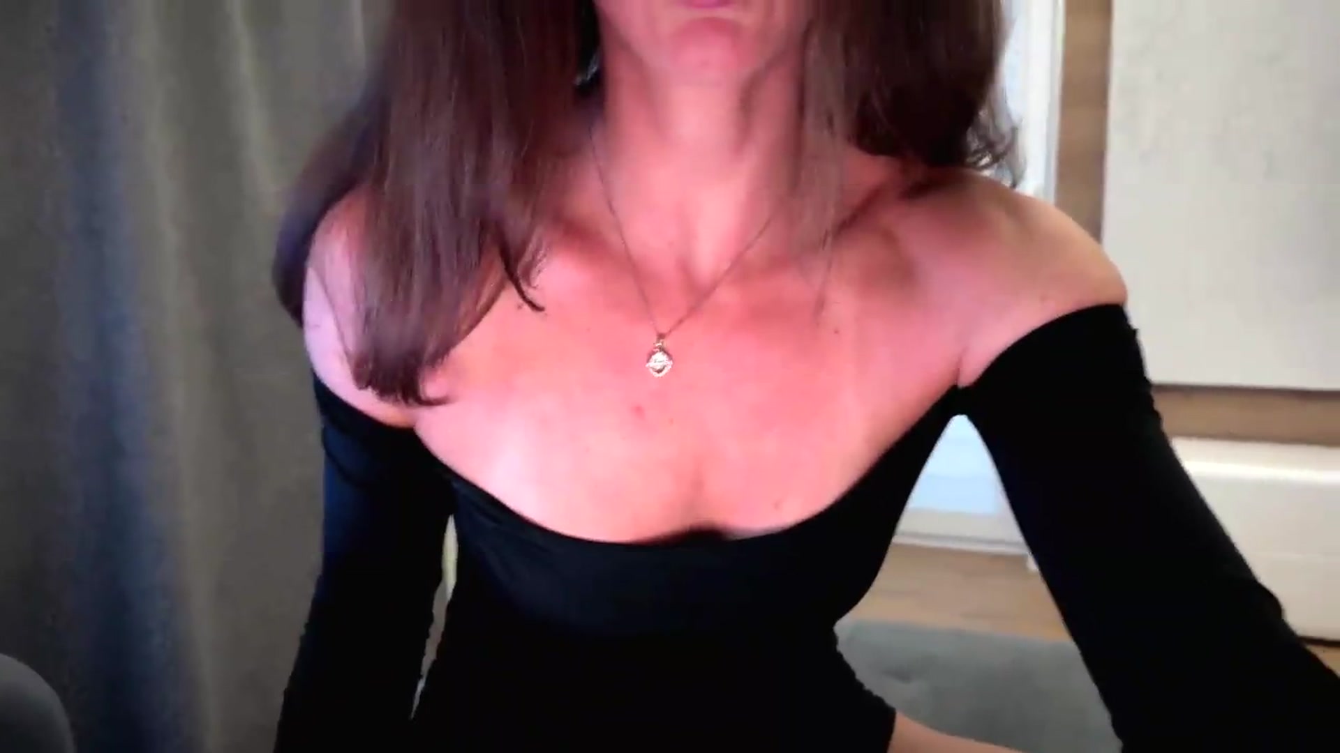 Gallery image thumbnail from Amber_Fry's myfreecams stream on, 08/18/2026, 21:24 image 4 of 20