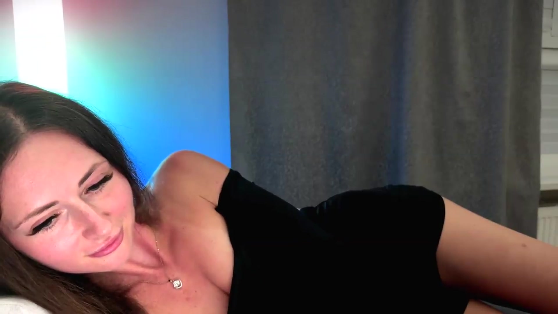 Gallery image thumbnail from Amber_Fry's myfreecams stream on, 08/18/2026, 21:24 image 9 of 20