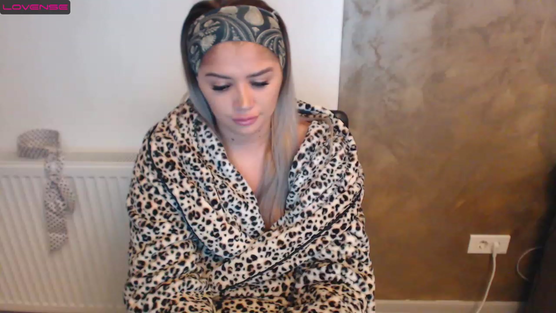 Gallery image thumbnail from Amber_Xs's myfreecams stream on, 11/17/2022, 22:08 image 15 of 20