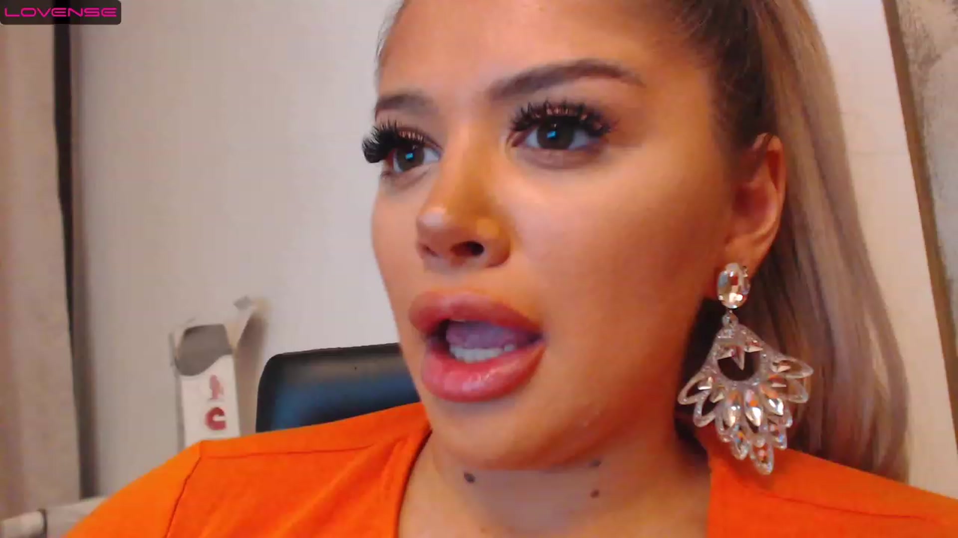 Gallery image thumbnail from Amber_Xs's myfreecams stream on, 11/22/2022, 23:10 image 17 of 20
