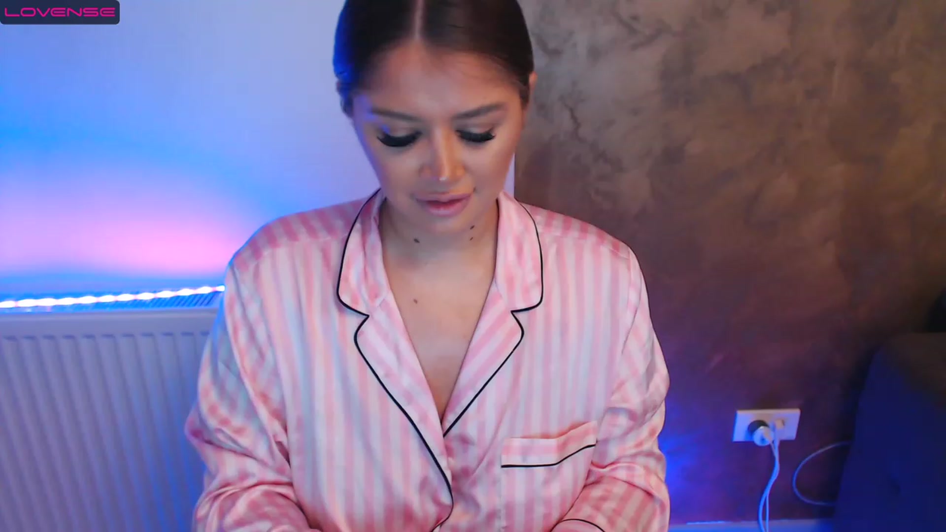 Gallery image thumbnail from Amber_Xs's myfreecams stream on, 11/28/2022, 23:36 image 14 of 20