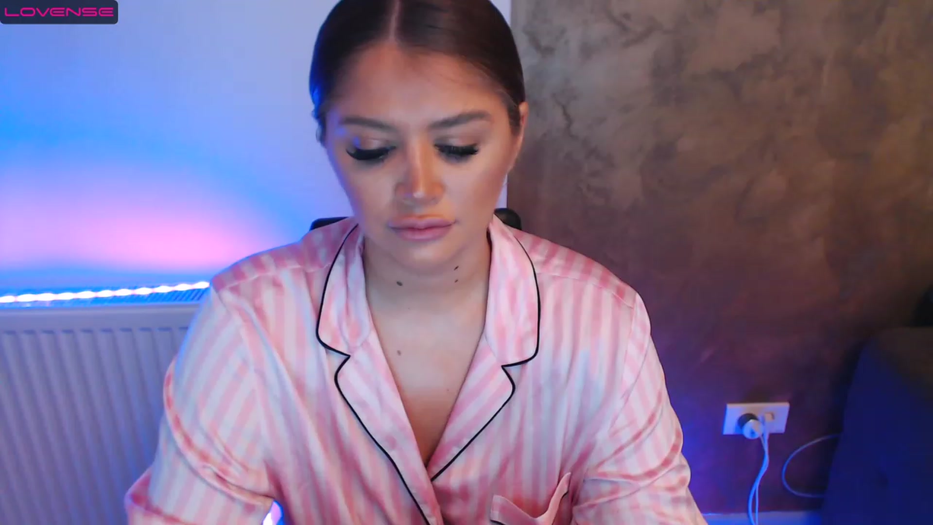 Gallery image thumbnail from Amber_Xs's myfreecams stream on, 11/28/2022, 23:36 image 18 of 20