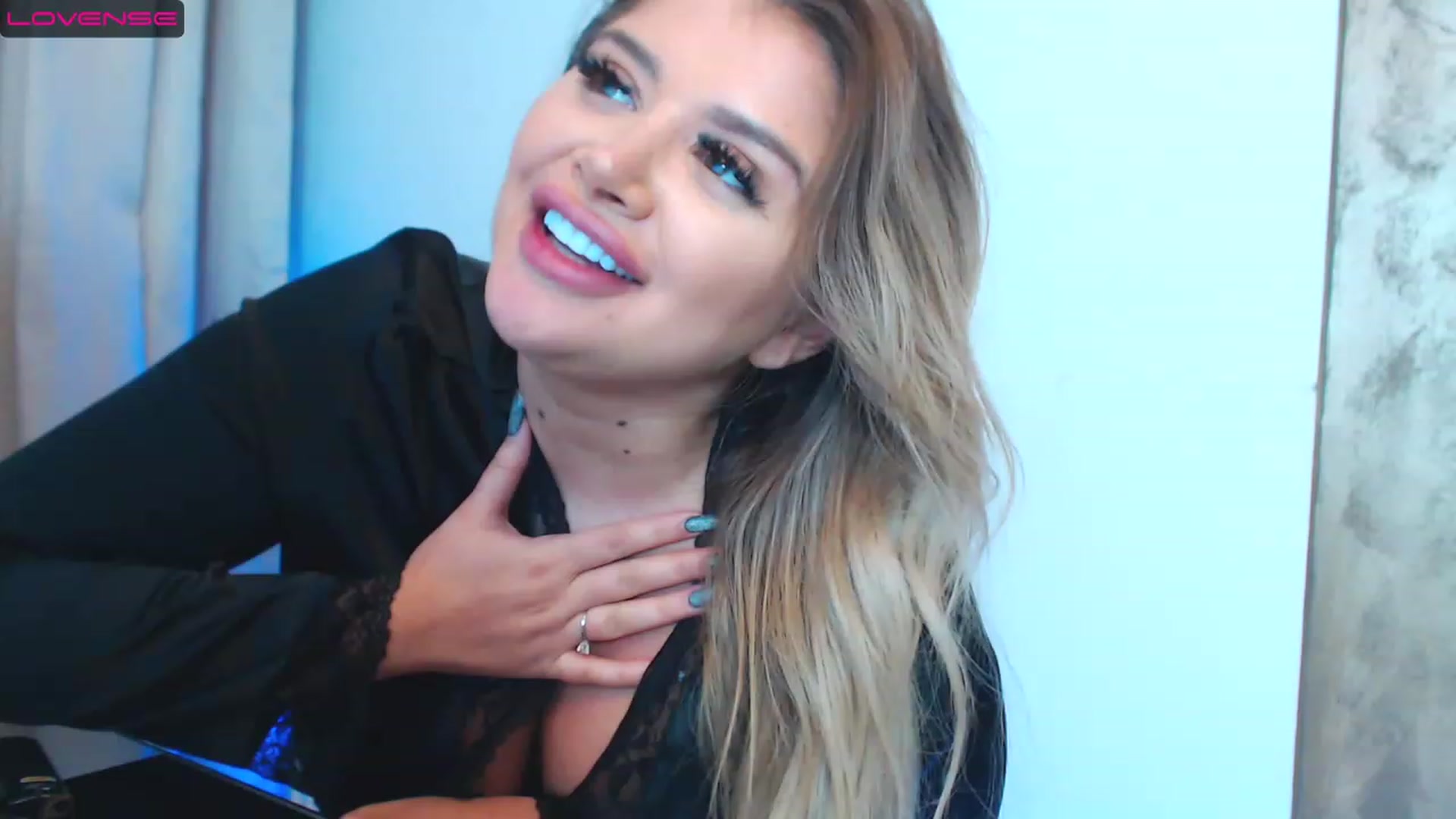 Gallery image thumbnail from Amber_Xs's myfreecams stream on, 12/31/2022, 24:03 image 19 of 20