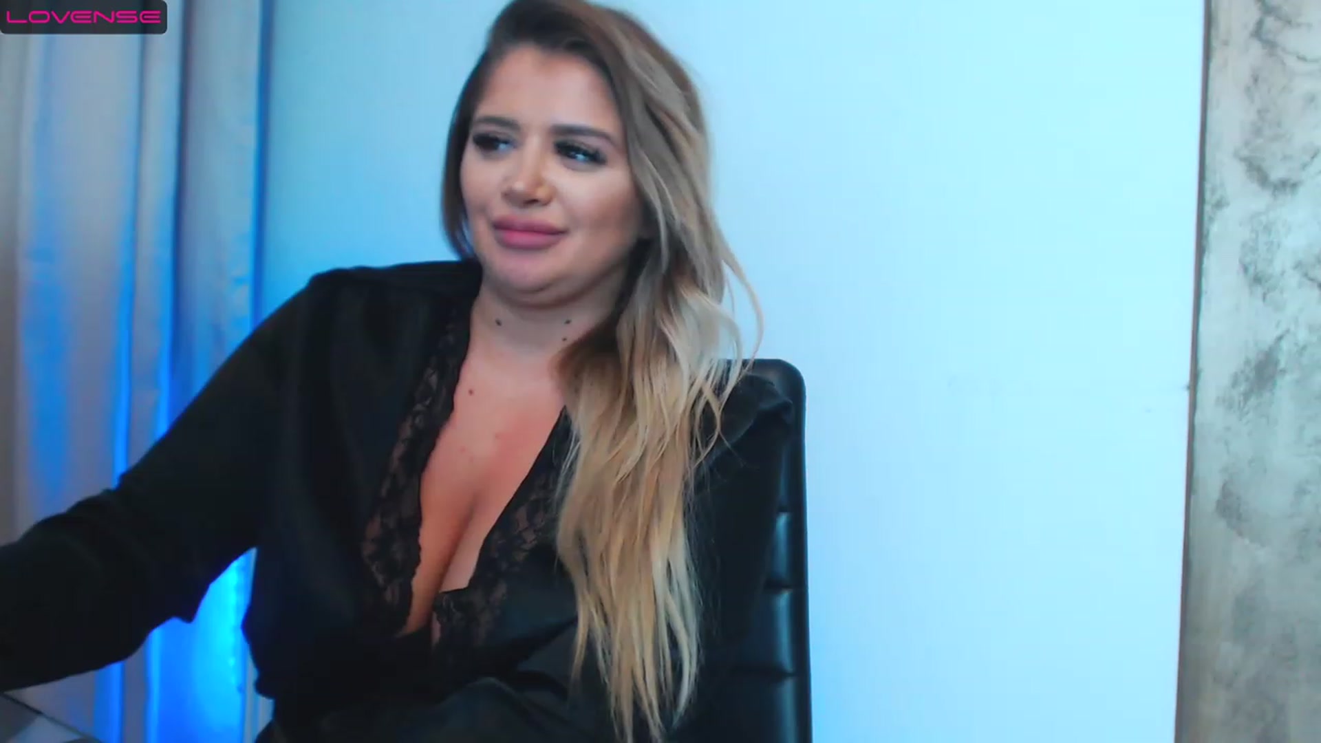 Gallery image thumbnail from Amber_Xs's myfreecams stream on, 12/31/2022, 24:03 image 13 of 20