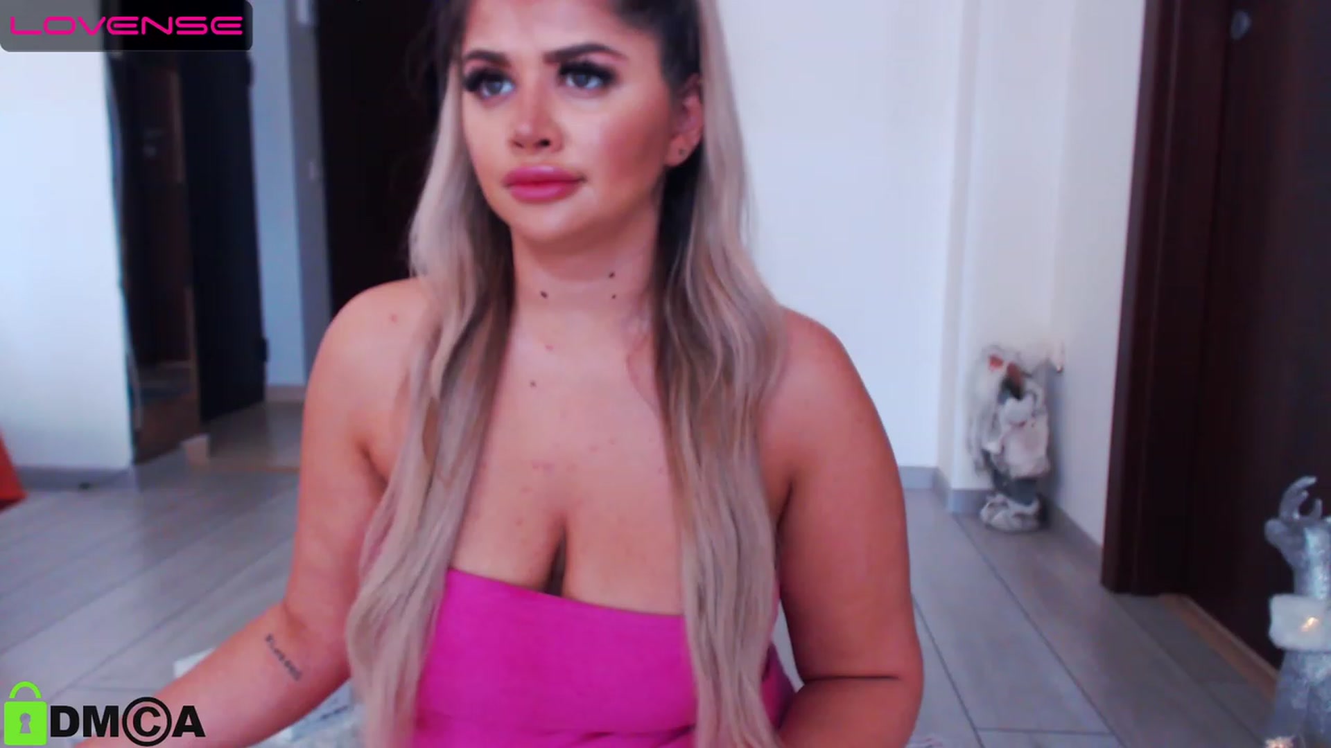 Gallery image thumbnail from Amber_Xs's myfreecams stream on, 06/12/2023, 13:31 image 14 of 20