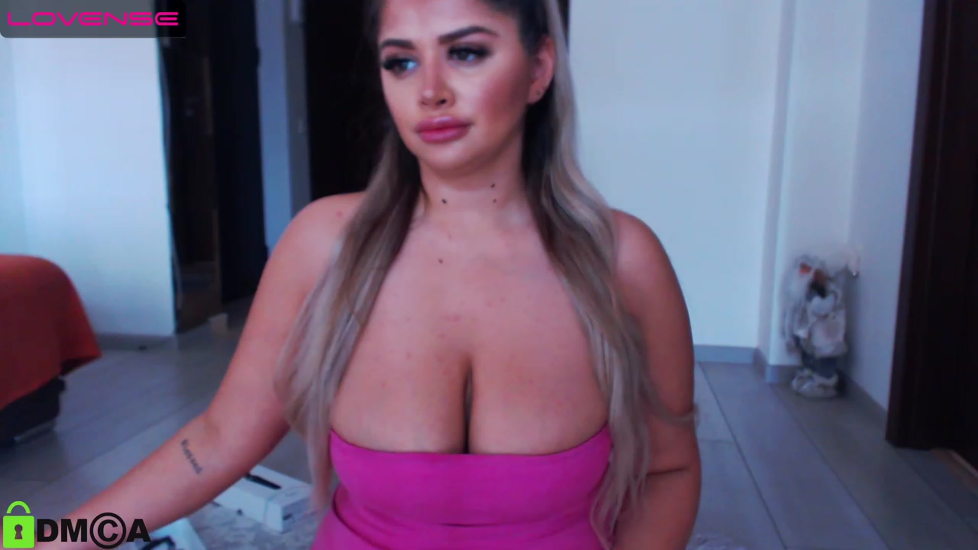 Gallery image thumbnail from Amber_Xs's myfreecams stream on, 06/12/2023, 13:31 image 9 of 20