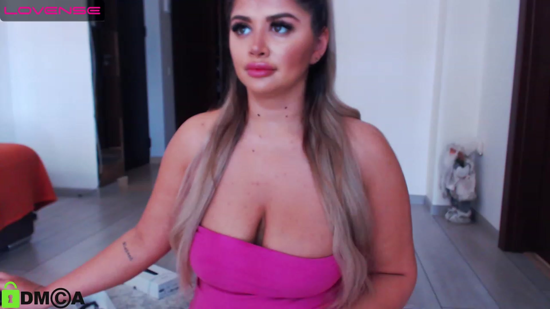 Gallery image thumbnail from Amber_Xs's myfreecams stream on, 06/12/2023, 13:31 image 12 of 20