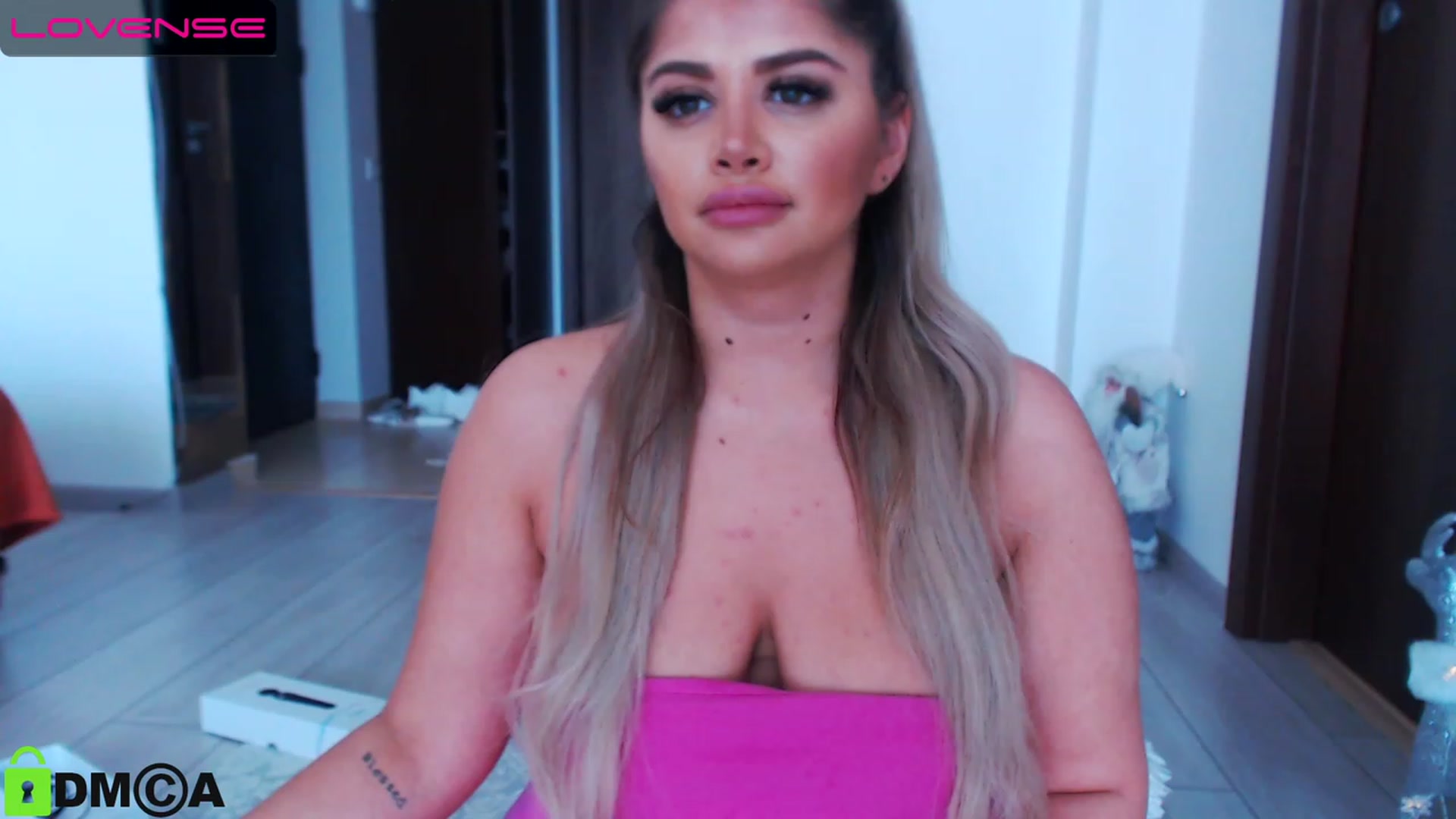Gallery image thumbnail from Amber_Xs's myfreecams stream on, 06/12/2023, 15:03 image 16 of 20