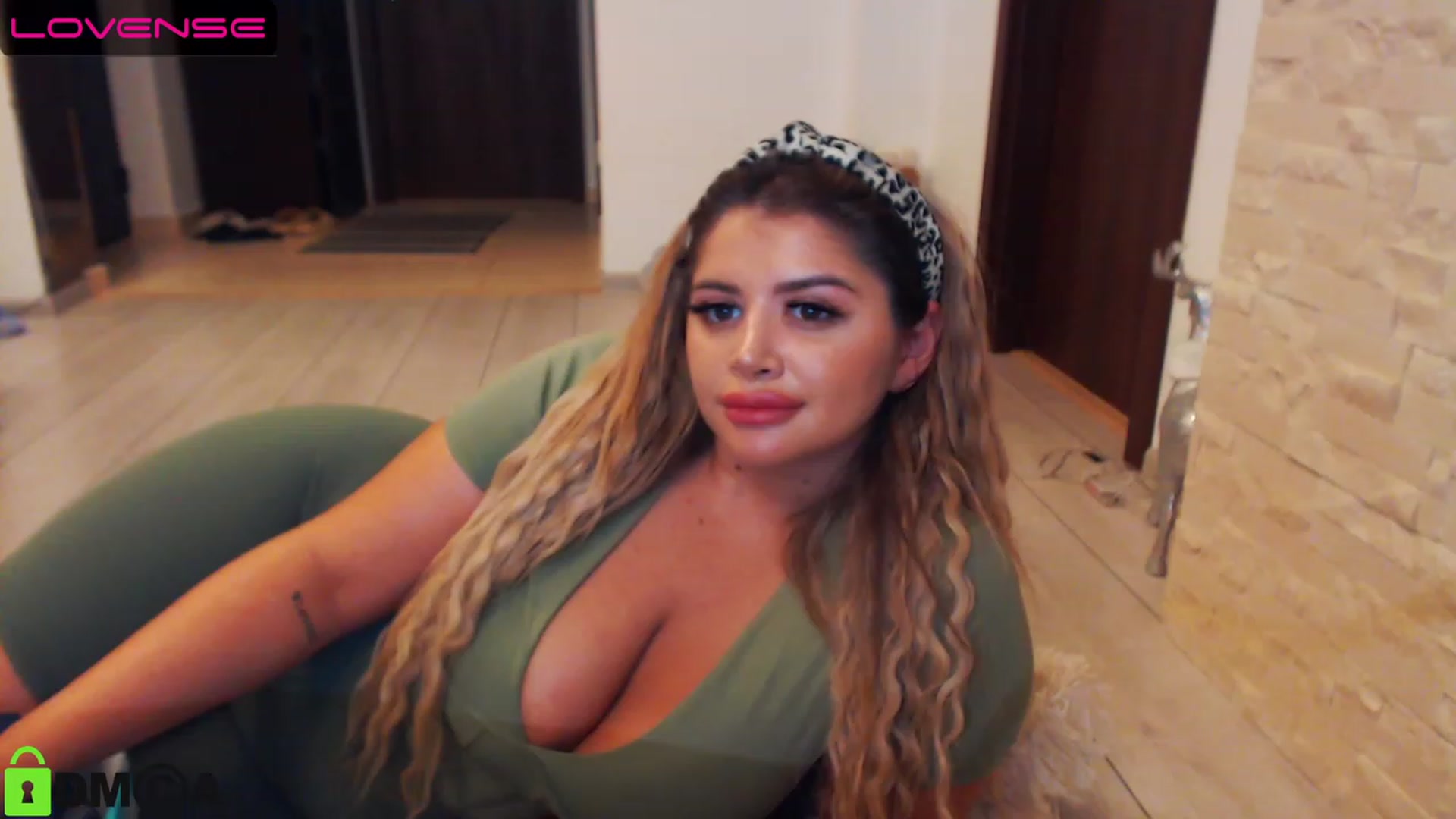 Gallery image thumbnail from Amber_Xs's myfreecams stream on, 07/09/2023, 24:32 image 1 of 20