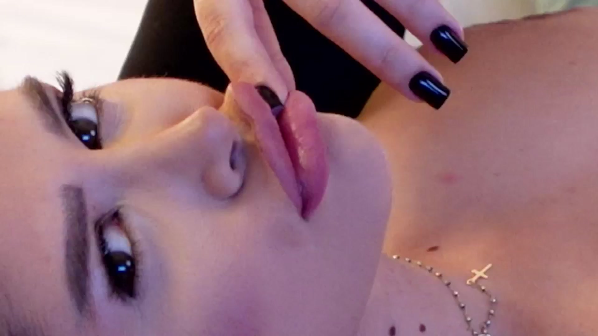 Gallery image thumbnail from Amber_Xs's myfreecams stream on, 12/09/2024, 12:11 image 6 of 20