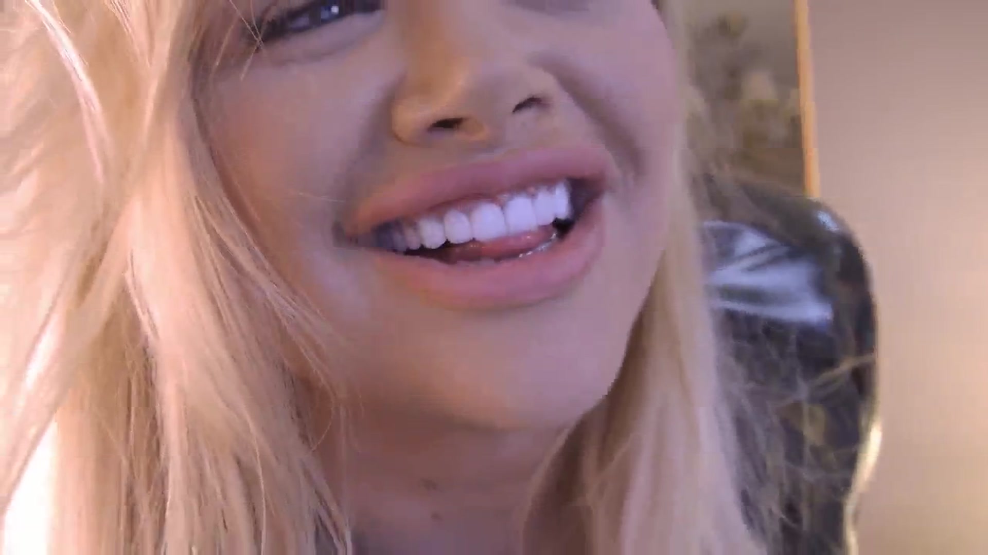 Gallery image thumbnail from Amber_Xs's myfreecams stream on, 12/11/2024, 13:30 image 13 of 20