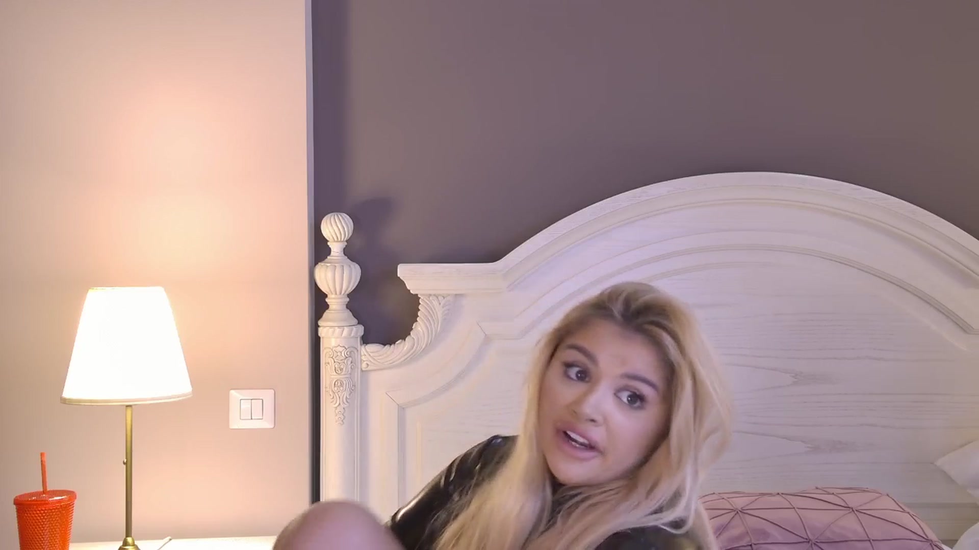 Gallery image thumbnail from Amber_Xs's myfreecams stream on, 12/11/2024, 13:30 image 17 of 20