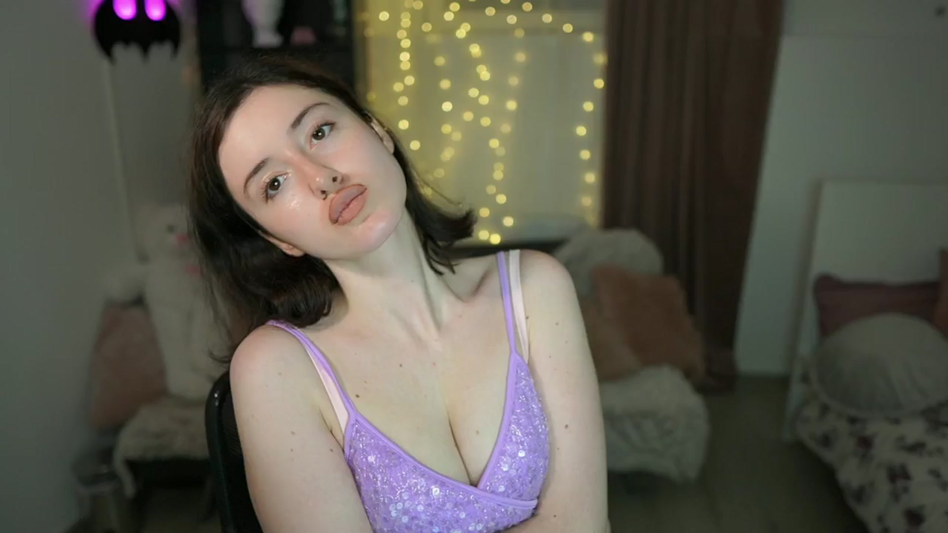 Gallery image thumbnail from Amber__Love18's myfreecams stream on, 06/27/2024, 13:08 image 20 of 20