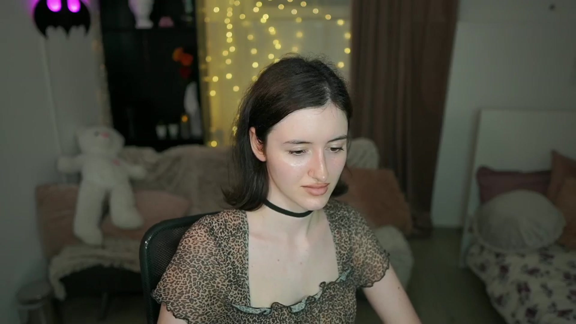 Gallery image thumbnail from Amber__Love18's myfreecams stream on, 06/28/2024, 13:03 image 10 of 20