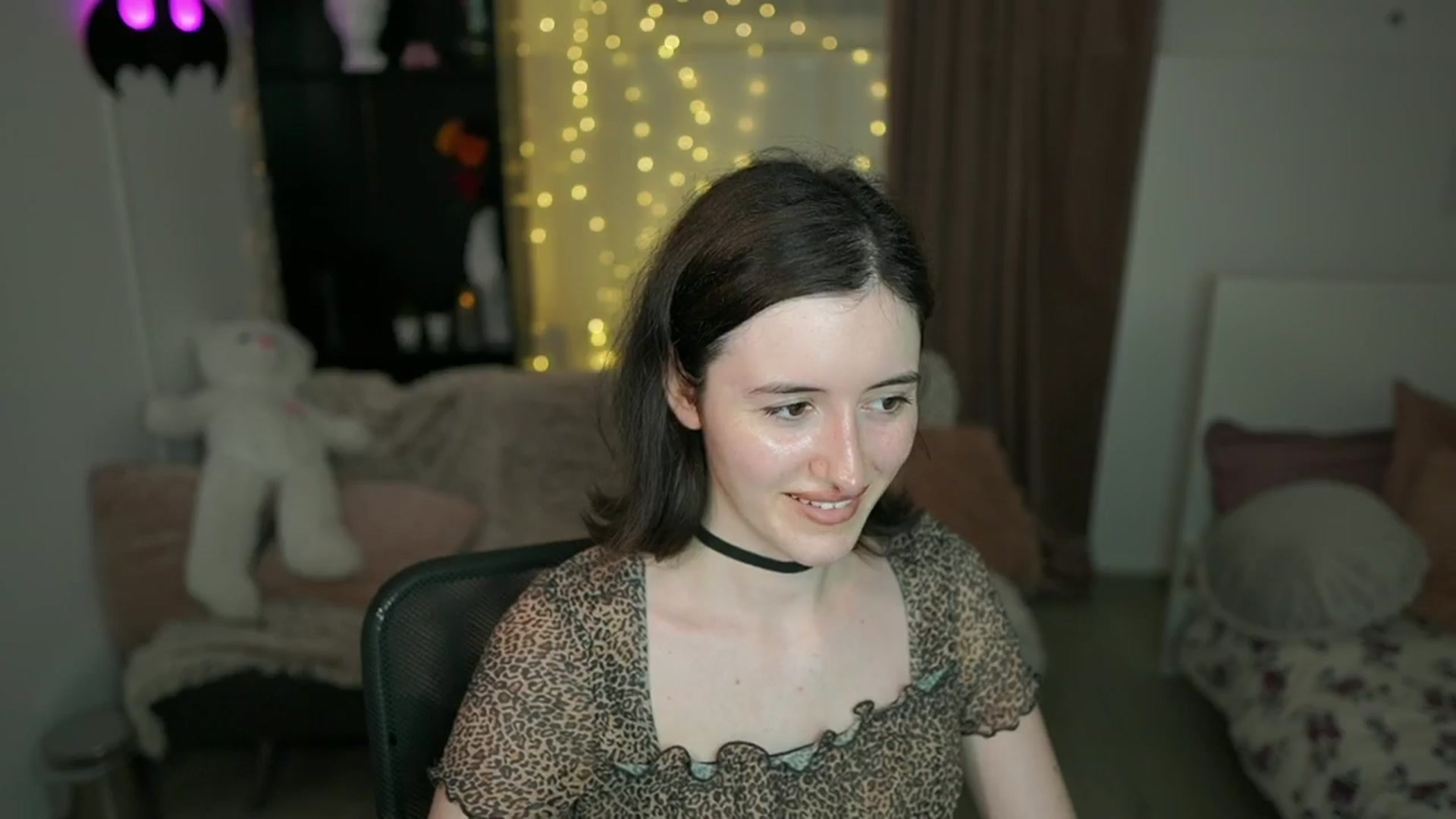Gallery image thumbnail from Amber__Love18's myfreecams stream on, 06/28/2024, 13:03 image 2 of 20