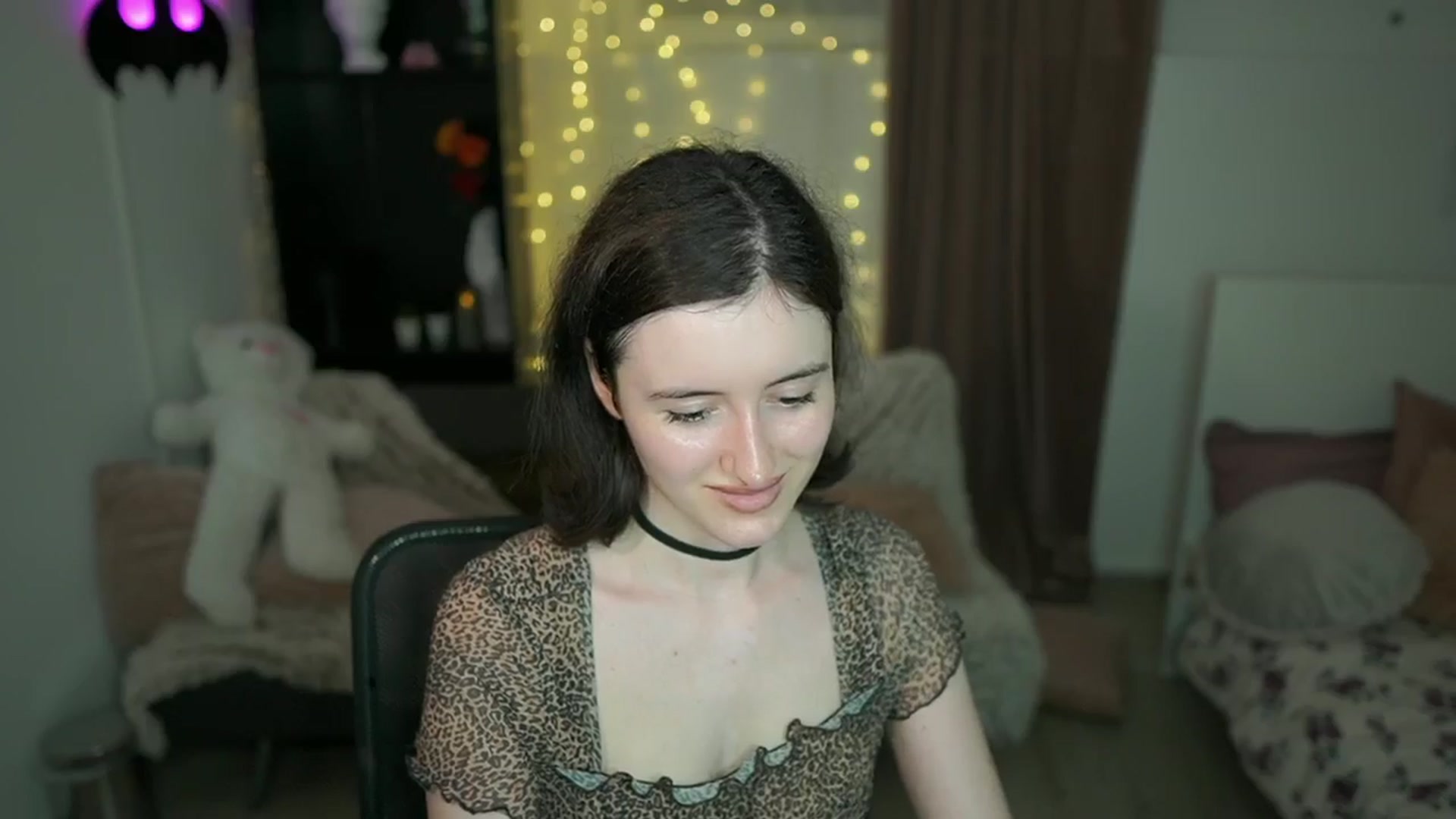 Gallery image thumbnail from Amber__Love18's myfreecams stream on, 06/28/2024, 13:36 image 18 of 20
